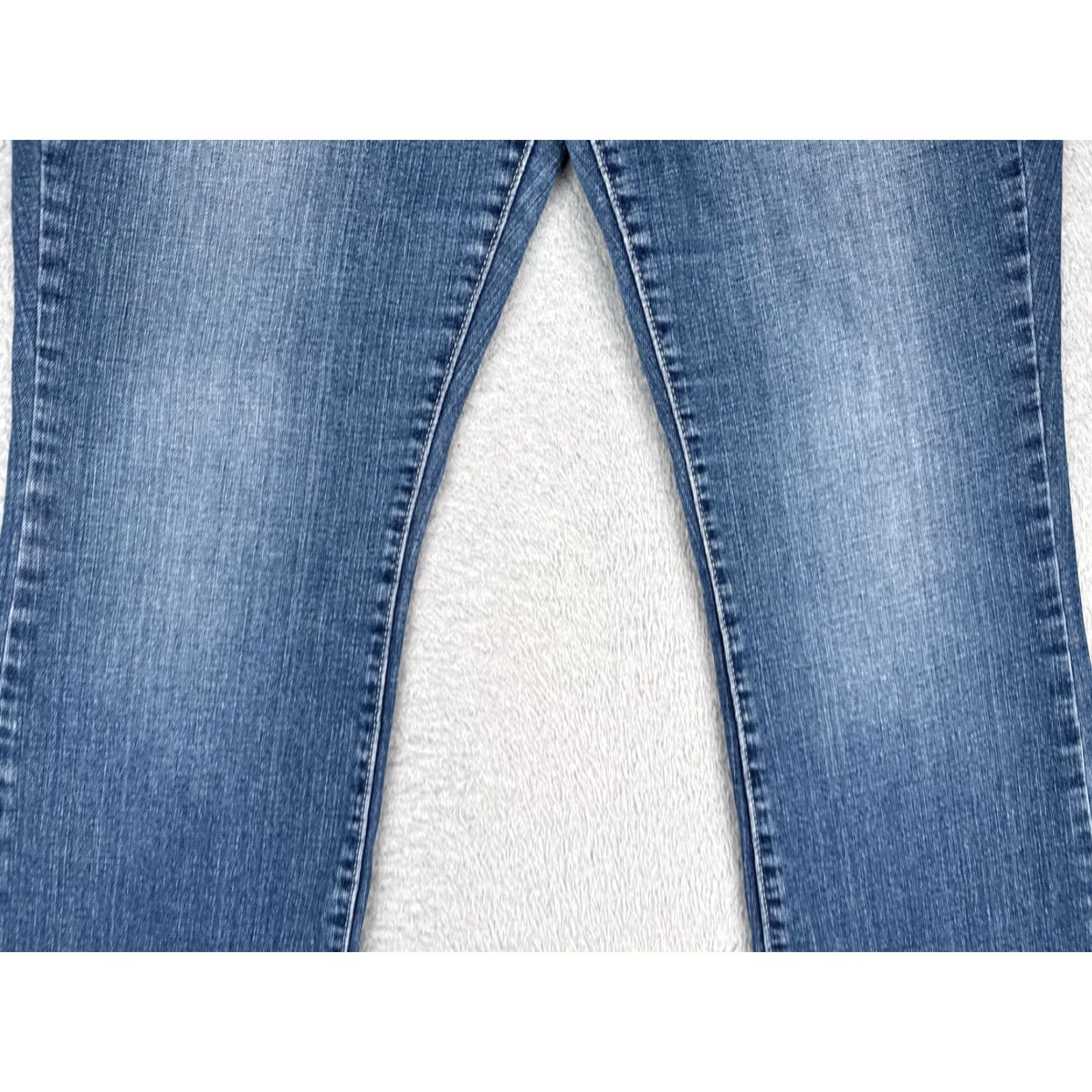Levi's Levis Jeans Women 12 Blue Medium Wash Bootcut 32x30 Denim 5-Pocket Stretch Regular Mid Rise N/A Size 34" / US 12 / IT 48 - 3 Thumbnail