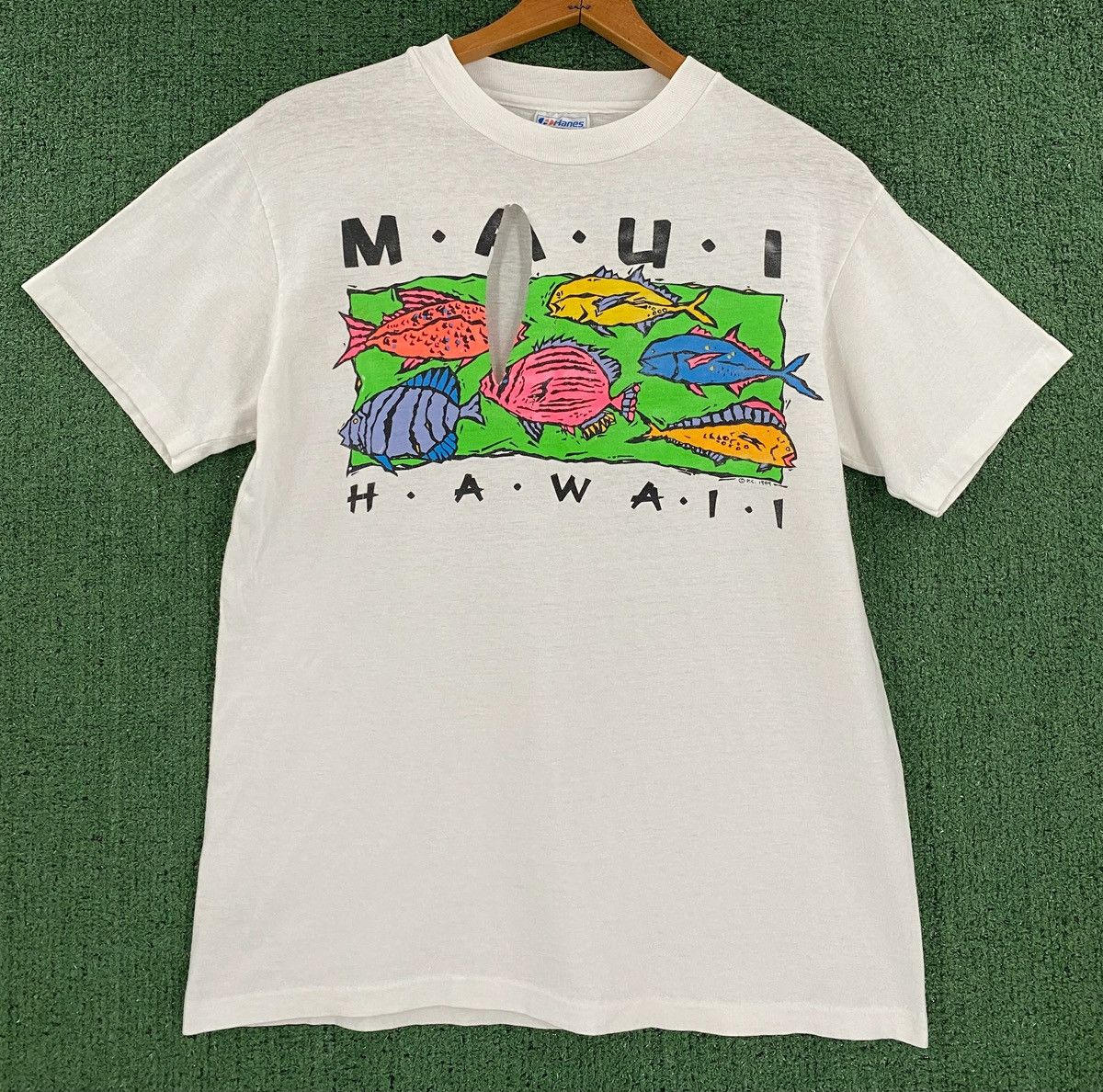Hanes 80’s Maui Hawaii Tropical Fish Colorful Thrashed T-Shirt XS Size US XS / EU 42 / 0 - 1 Thumbnail
