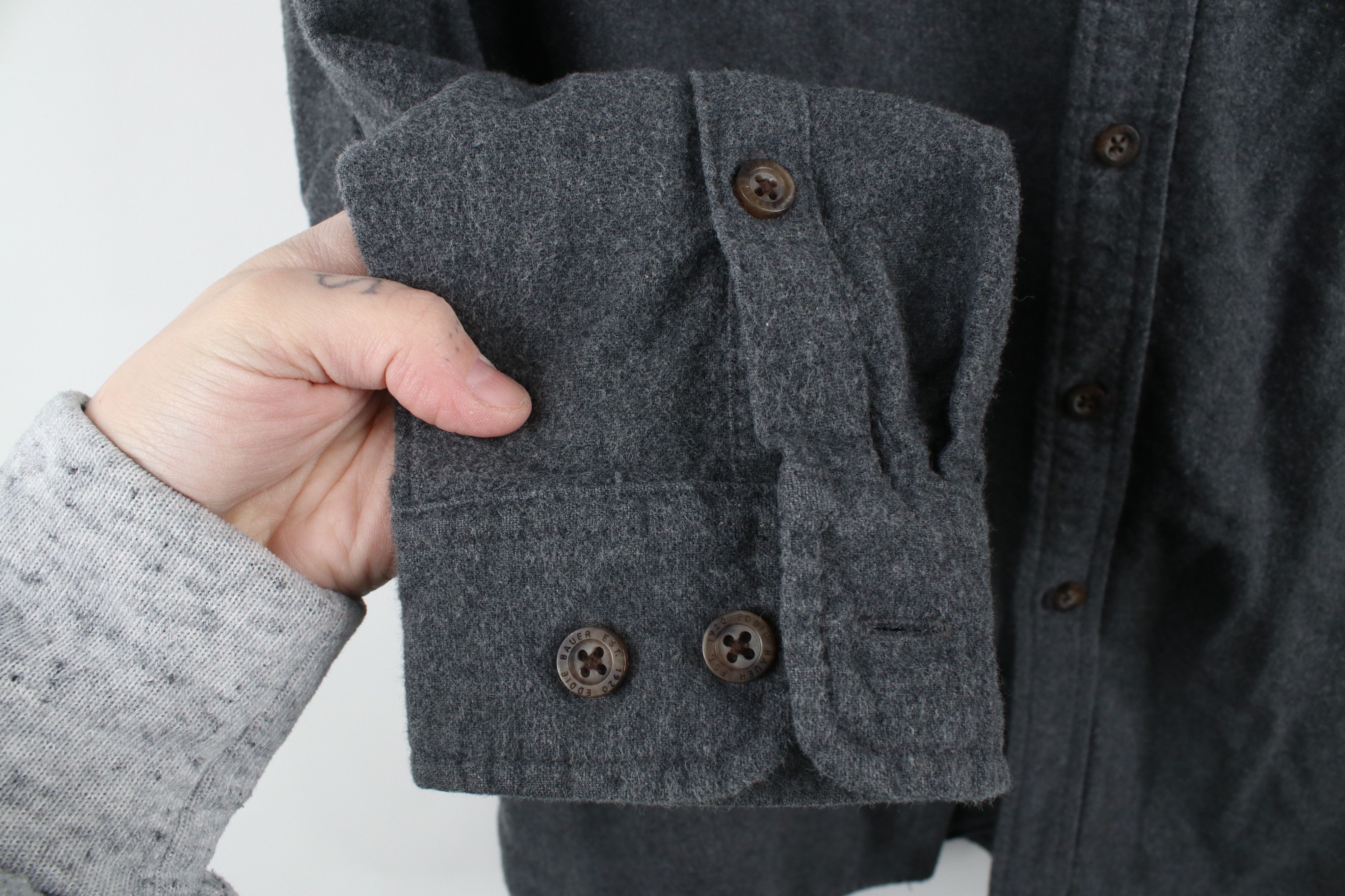 Eddie Bauer × Vintage Vintage Eddie Bauer Chamois Cloth Collared Button Shirt Gray Size US XL / EU 56 / 4 - 4 Thumbnail