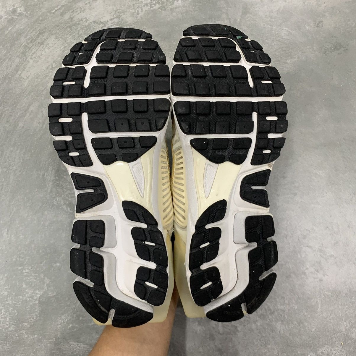 A-COLD-WALL* × Nike Nike Zoom Vomero 5 A Cold Wall Sail Size US 8.5 / EU 41-42 - 7 Thumbnail