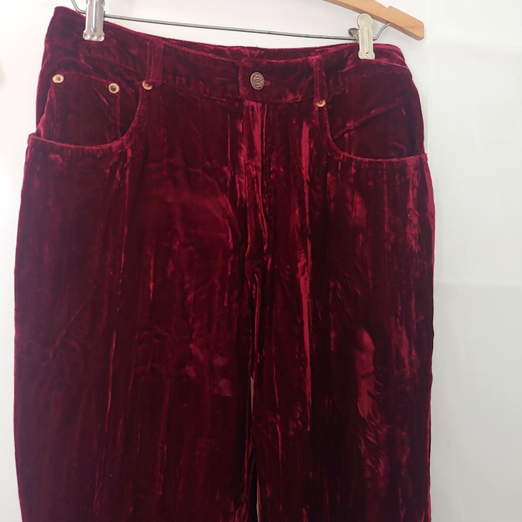 Vintage VINTAGE Moda International Women's Jeans 8 Red Crushed Velvet Straight Leg Pants Size 30" / US 8 / IT 44 - 3 Thumbnail