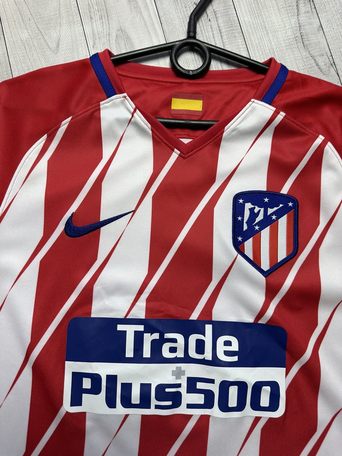 Nike Vintage Nike Atletico Madrid soccer jersey size M Size US M / EU 48-50 / 2 - 3 Thumbnail