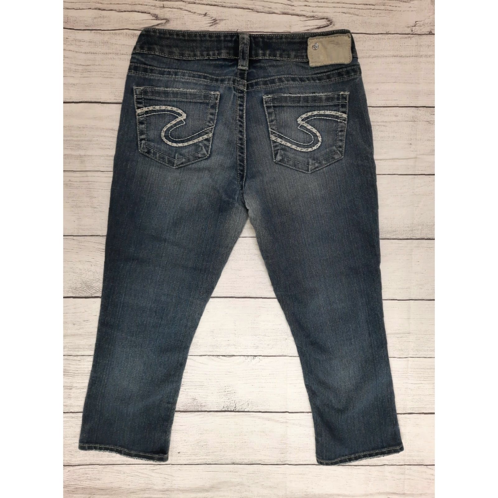 Silver Jeans Co. Silver Jeans Aiko Capris Womens Dark Wash Denim Crop Pants 28 Size 28 Inseam 22 Low Rise Capri Jeans Womens Size 28" / US 6 / IT 42 - 2 Thumbnail