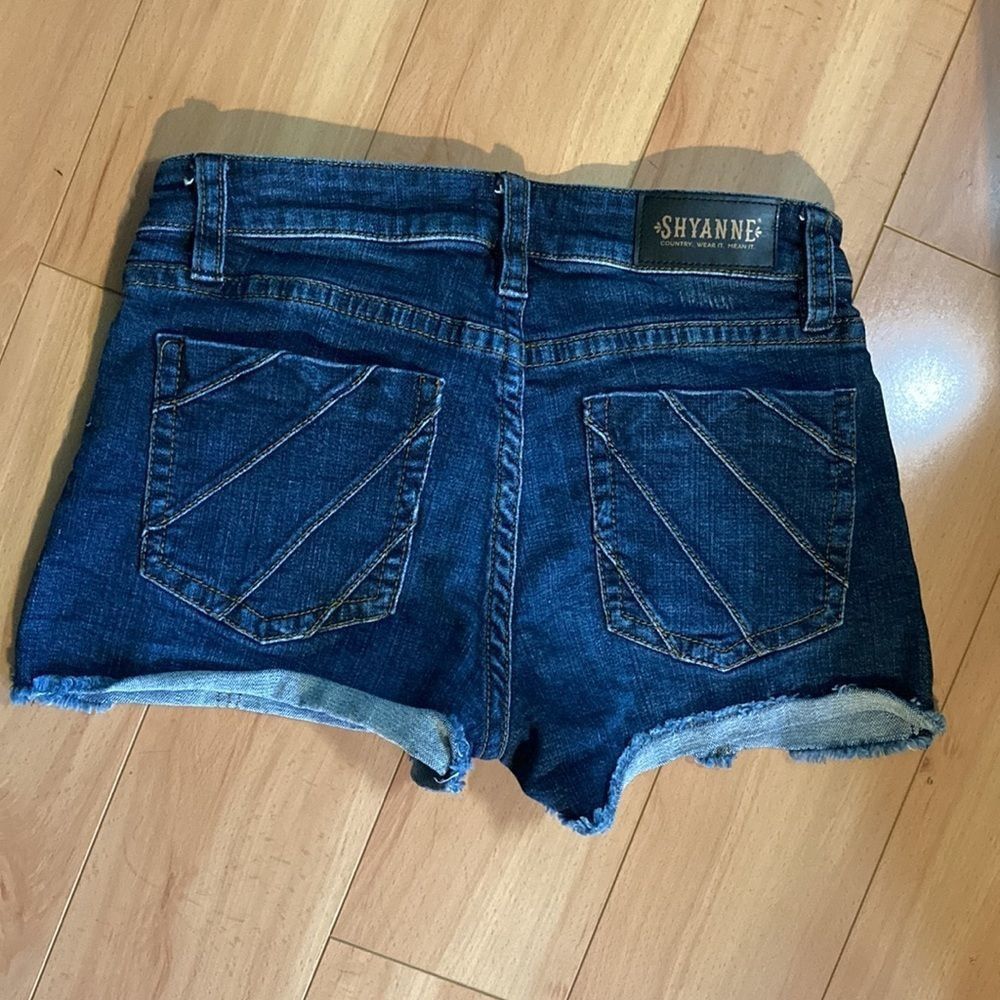 Western Rise Shyanne Denim Cutoff Shorts Size 29 Size 29" - 1 Thumbnail