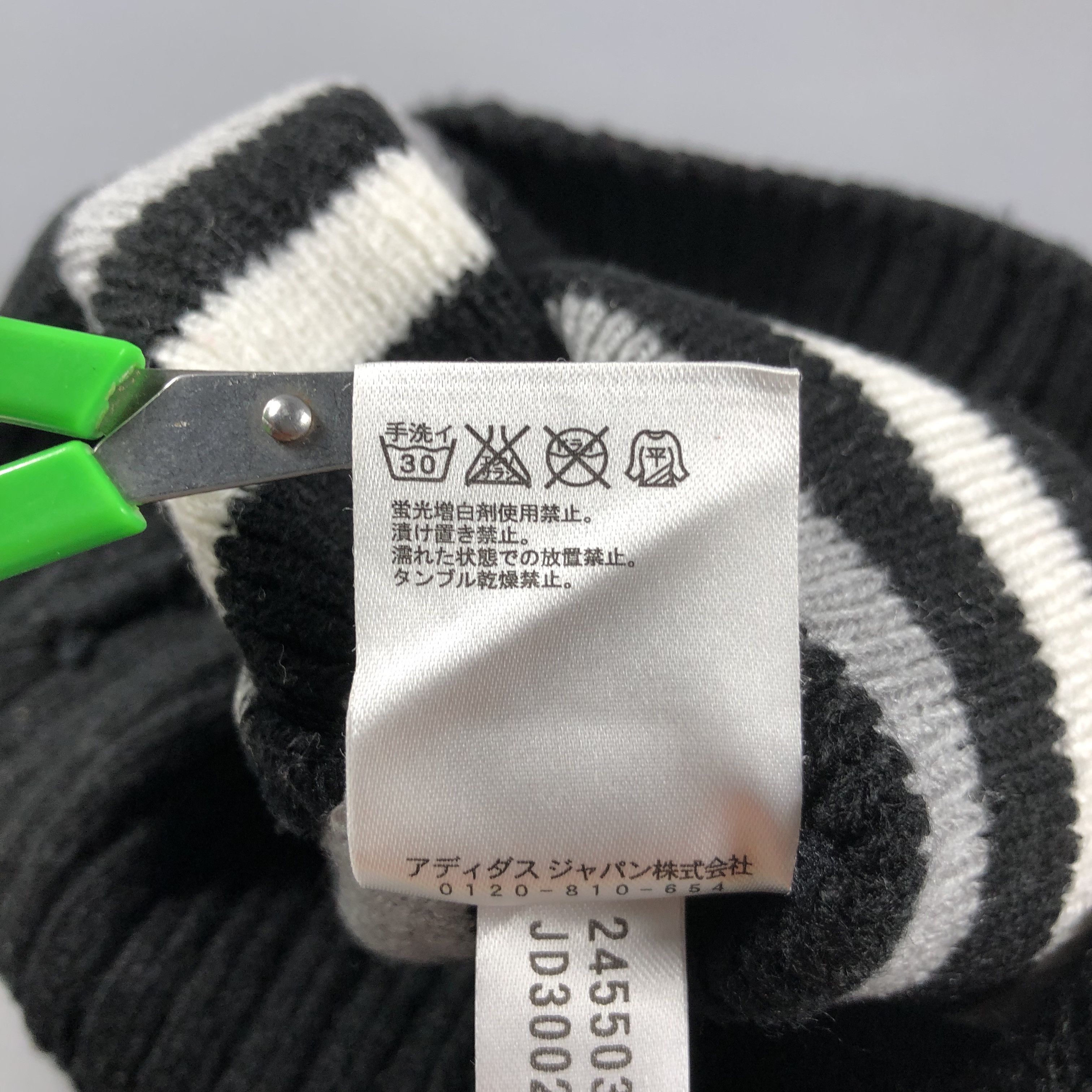 Vintage Adidas Tri-Striped Beanie Snowcap Snow Hat B705 Size ONE SIZE - 5 Thumbnail