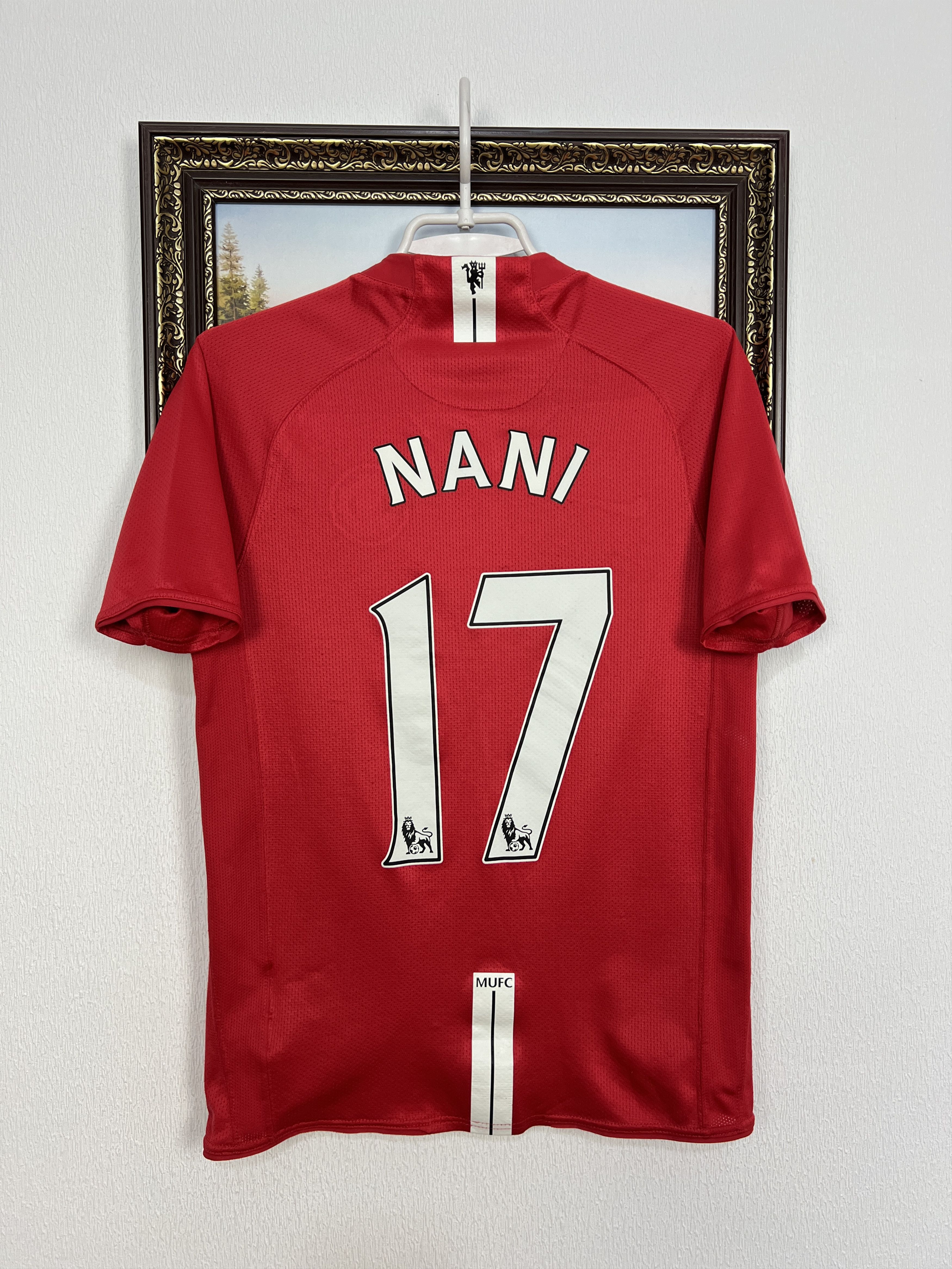 Nike Manchester United football shirt #17 Nani Jersey Boys XL Size US XXS / EU 40 - 1 Thumbnail