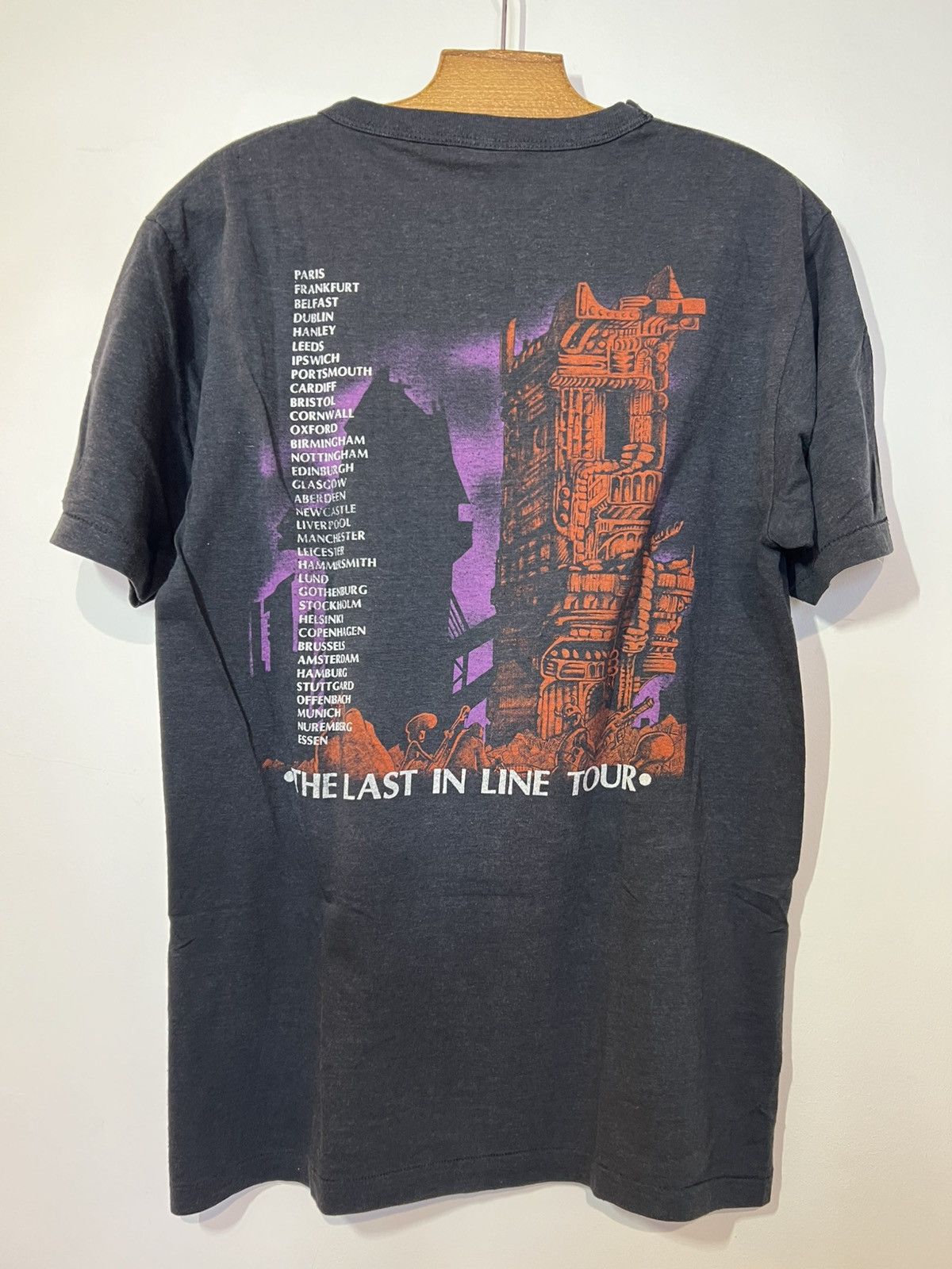 Band Tees Vintage dio last in line tour shirt 80s Size US M / EU 48-50 / 2 - 6 Thumbnail