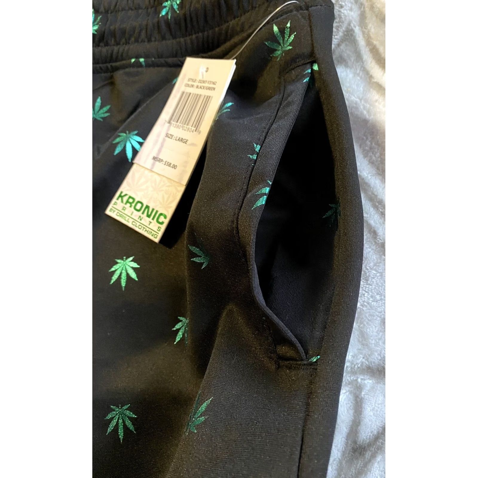 Vintage Drill Clothing Men Bottom Shorts L Black/Green Kronic Prints 420 Ganja Paisley Pockets Size US 33 - 5 Thumbnail