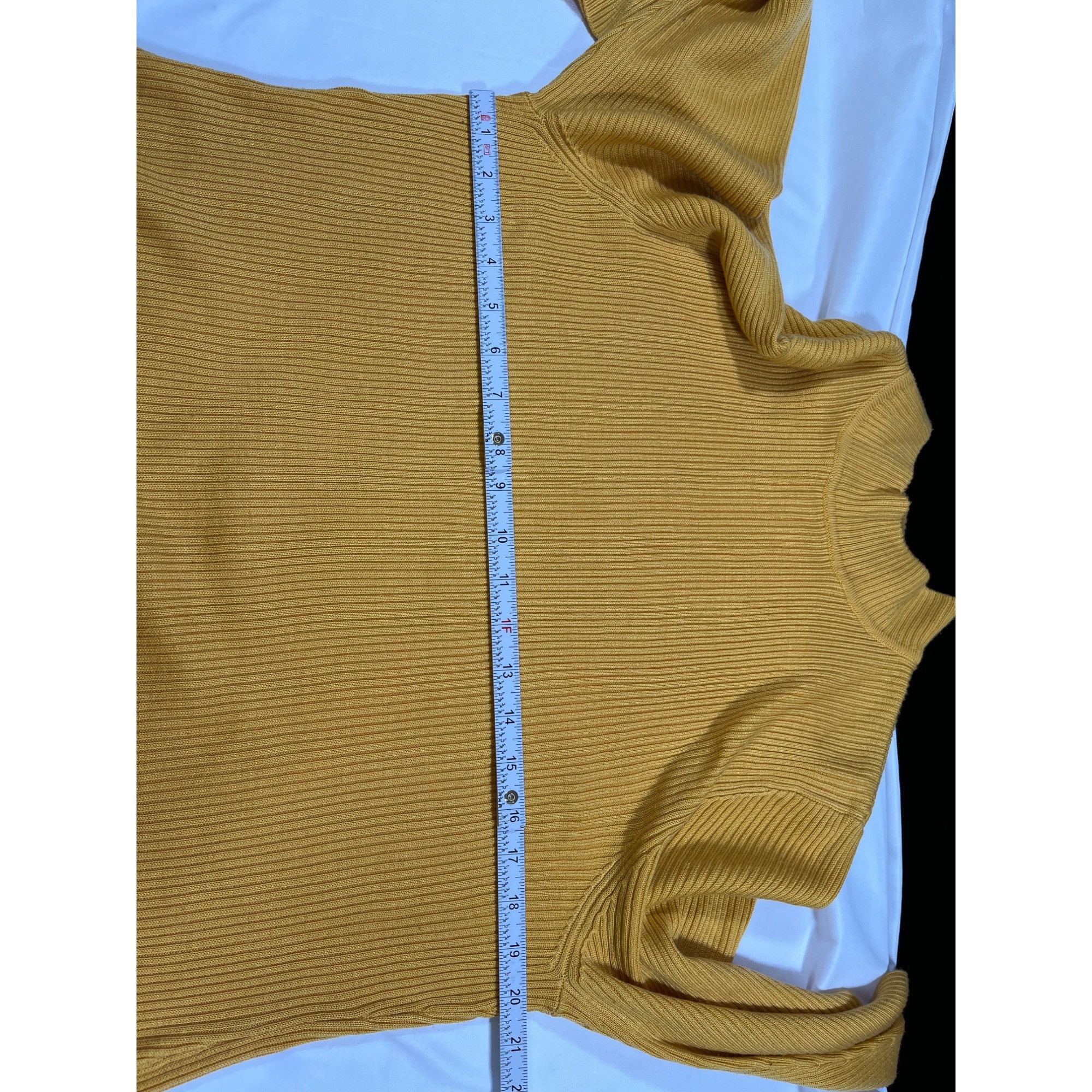 Croft & Barrow Croft & Barrow SKU 7731 Vintage Mustard Yellow Ribbed Knit T Size XL / US 12-14 / IT 48-50 - 3 Thumbnail