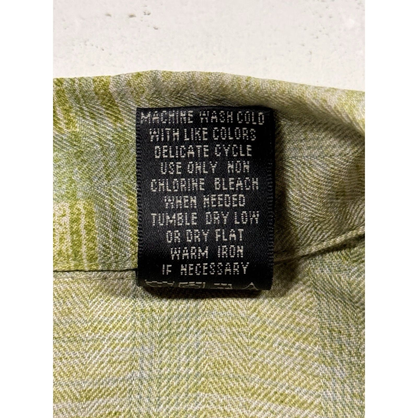 Vintage Direction Silk Shirt Men’s 2XL Green Button-Up Short Sleeve Casual Size US XXL / EU 58 / 5 - 6 Thumbnail