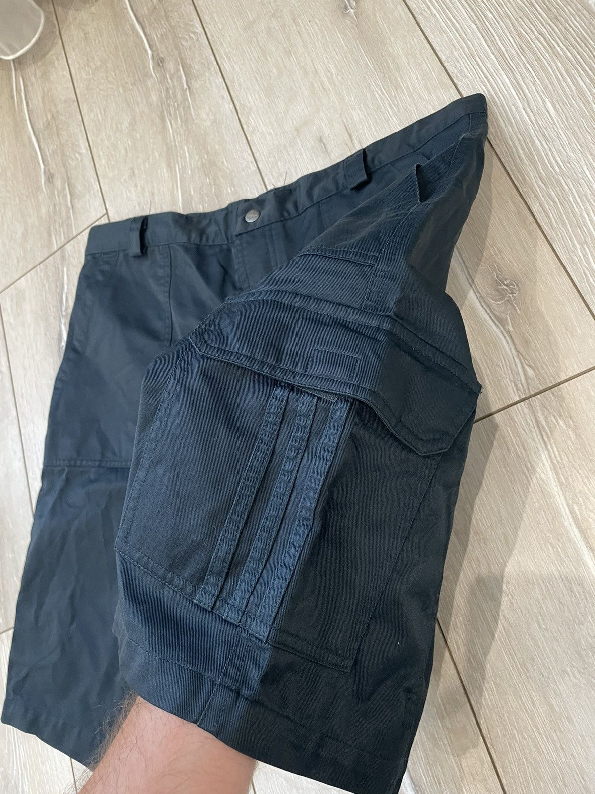Adidas × Vintage Vintage Adidas Originals Cargo Shorts Mens Blue Satin 1990s Size US 33 - 3 Thumbnail