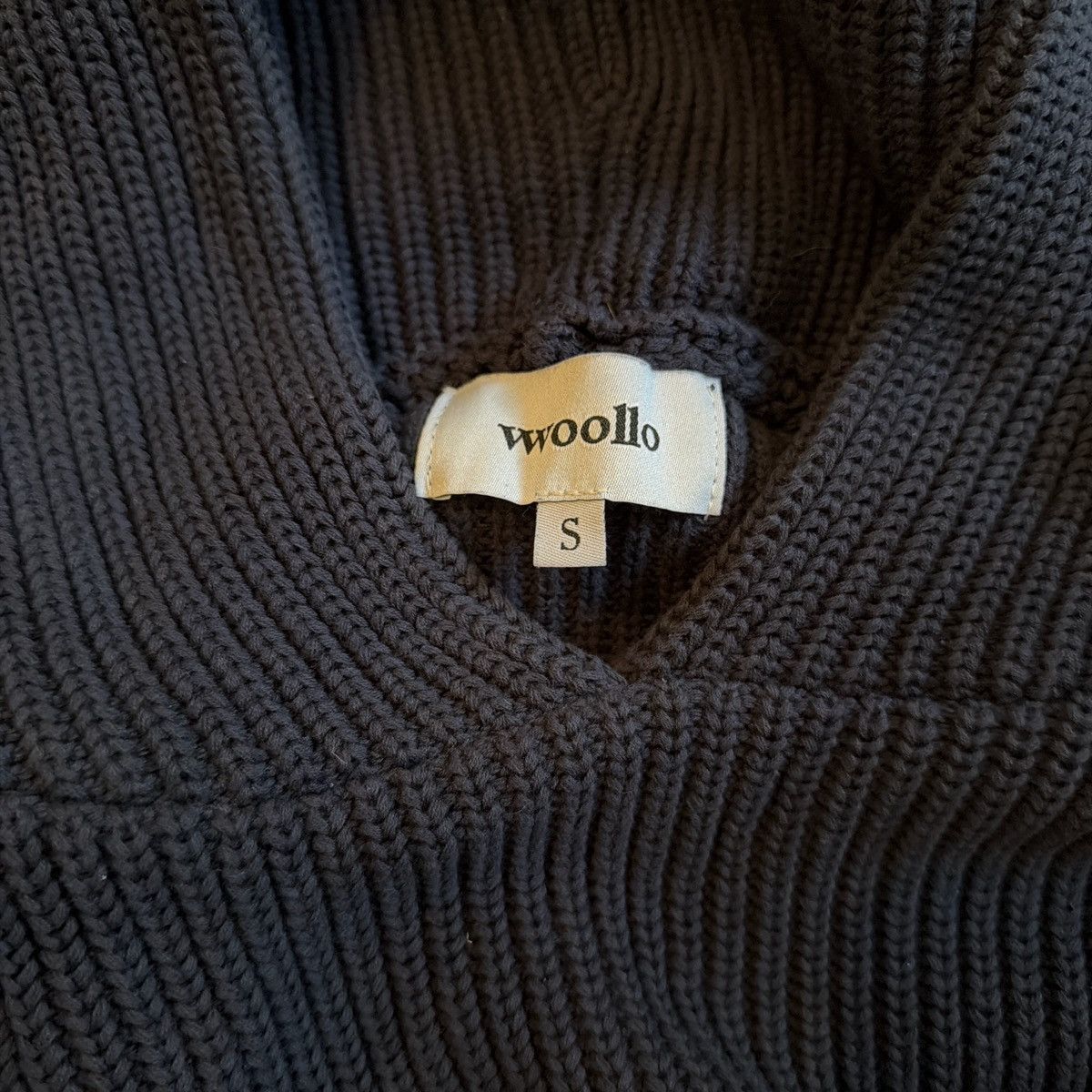 Homespun Knitwear Navy Blue “Vwoollo” Knitted and Cropped Hoodie Size US XS / EU 42 / 0 - 4 Thumbnail