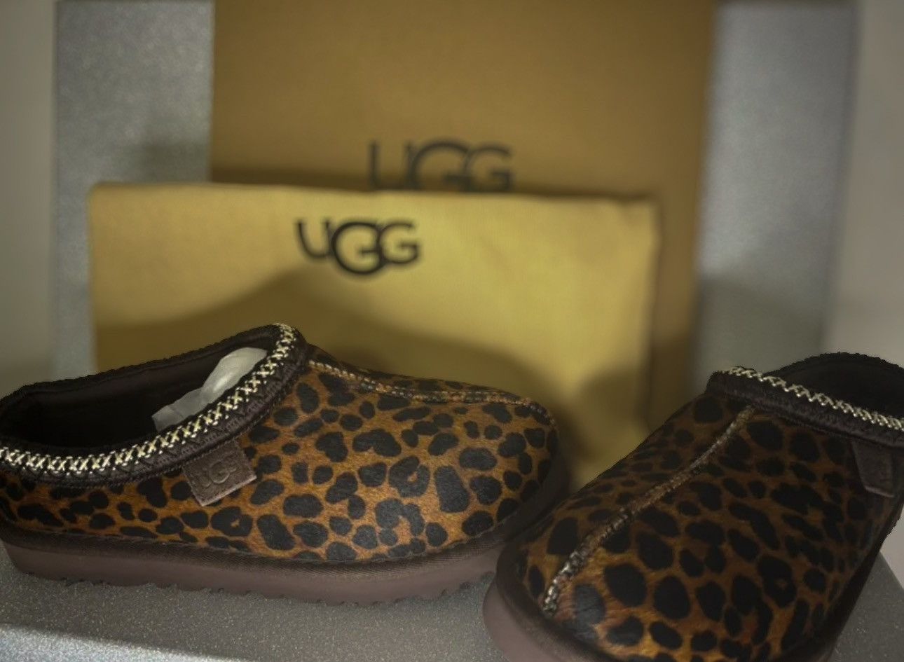 Ugg Ugg Cozy Cheetah Print Slippers Size US 8 / IT 38 - 2 Thumbnail