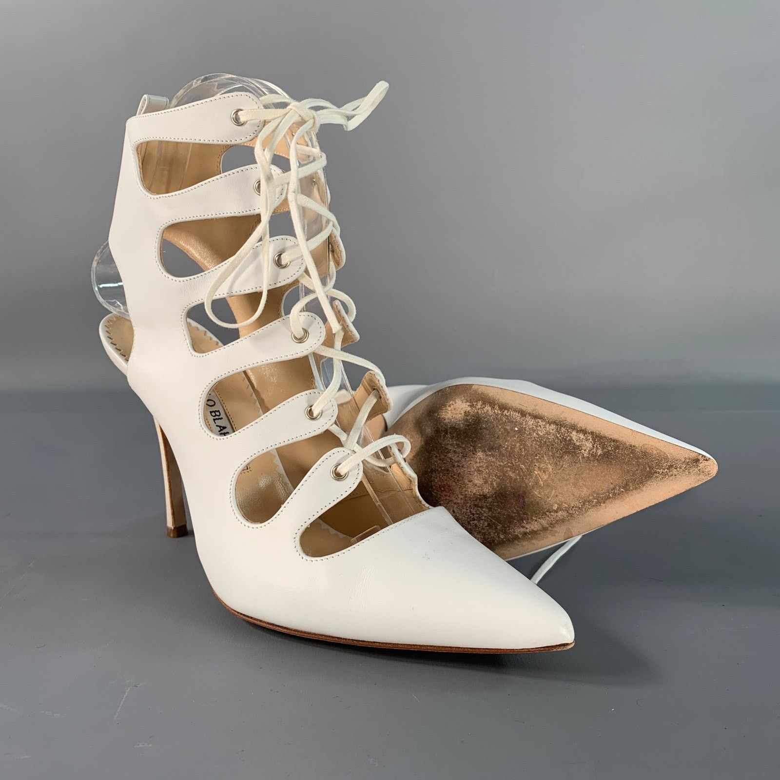 Manolo Blahnik MANOLO BLAHNIK Size 6.5 White Leather Laced Pumps Size US 6.5 / IT 36.5 - 5 Thumbnail