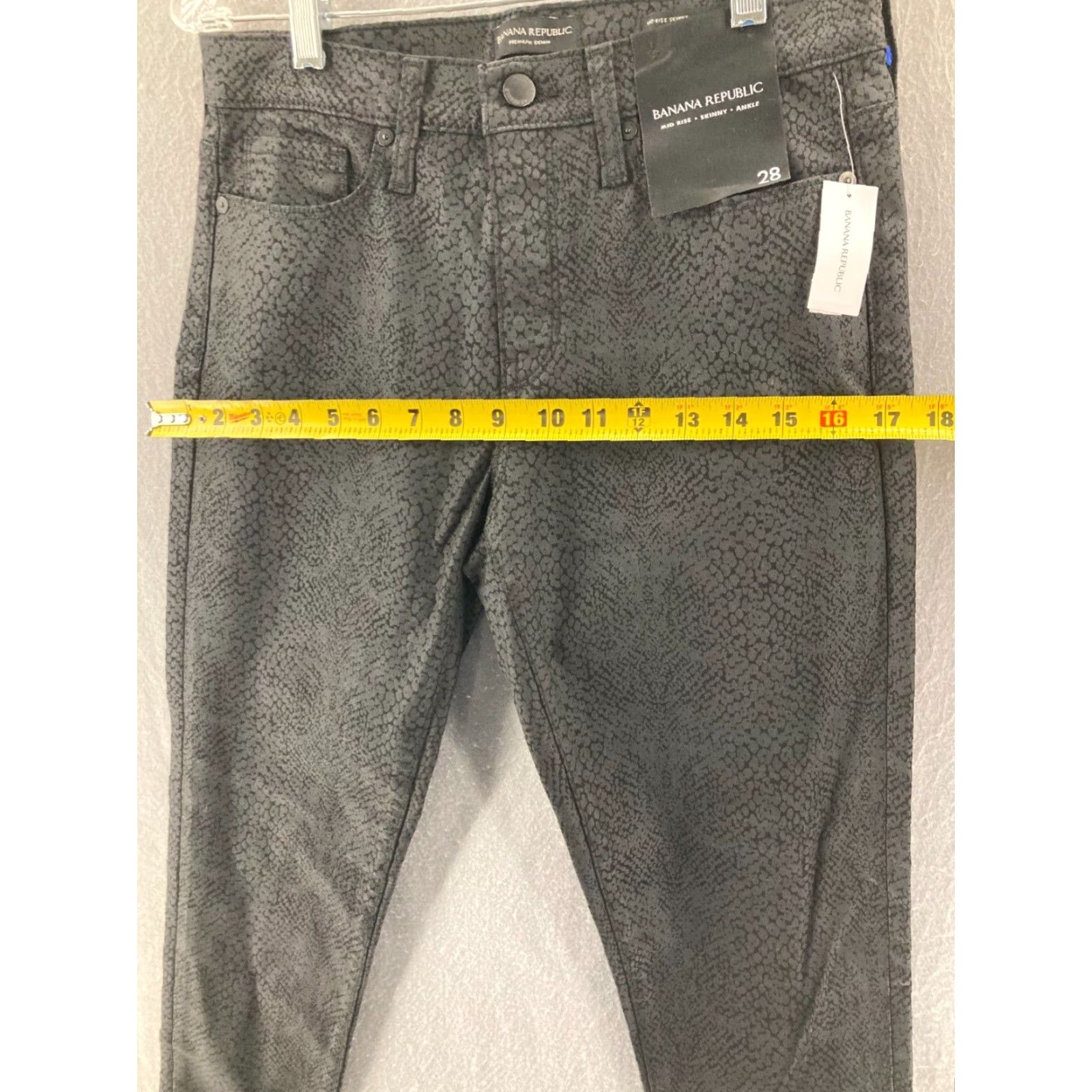 Banana Republic Banana Republic Jeans Womens 28 Mid Rise Skinny Black NWT Faux Snake Skin Jeans Size 28" / US 6 / IT 42 - 3 Thumbnail