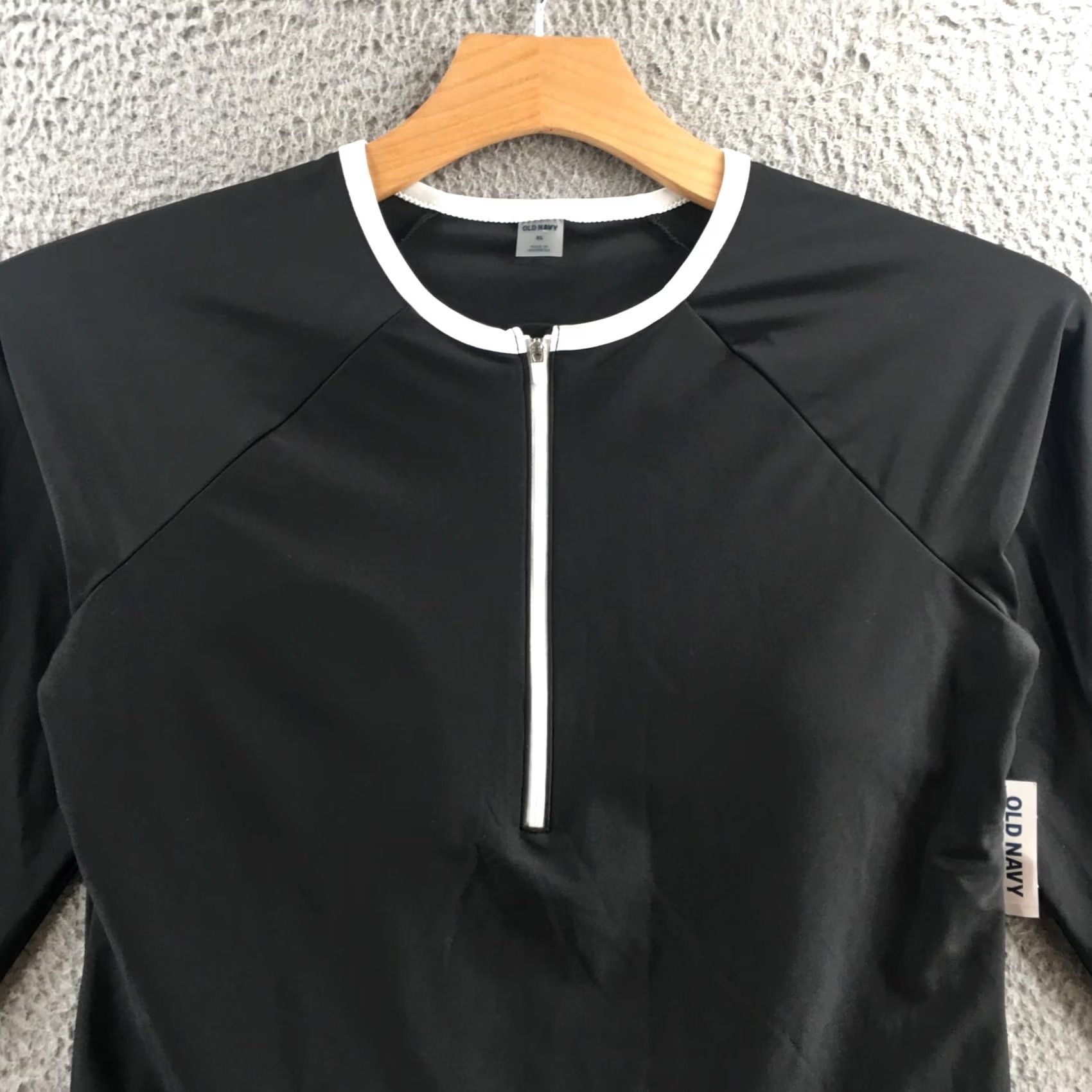 Old Navy Old Navy Rash Guard XL Black Women's Half Zip Crop Long Sleeve Crew Neck NEW Size XL / US 12-14 / IT 48-50 - 2 Thumbnail
