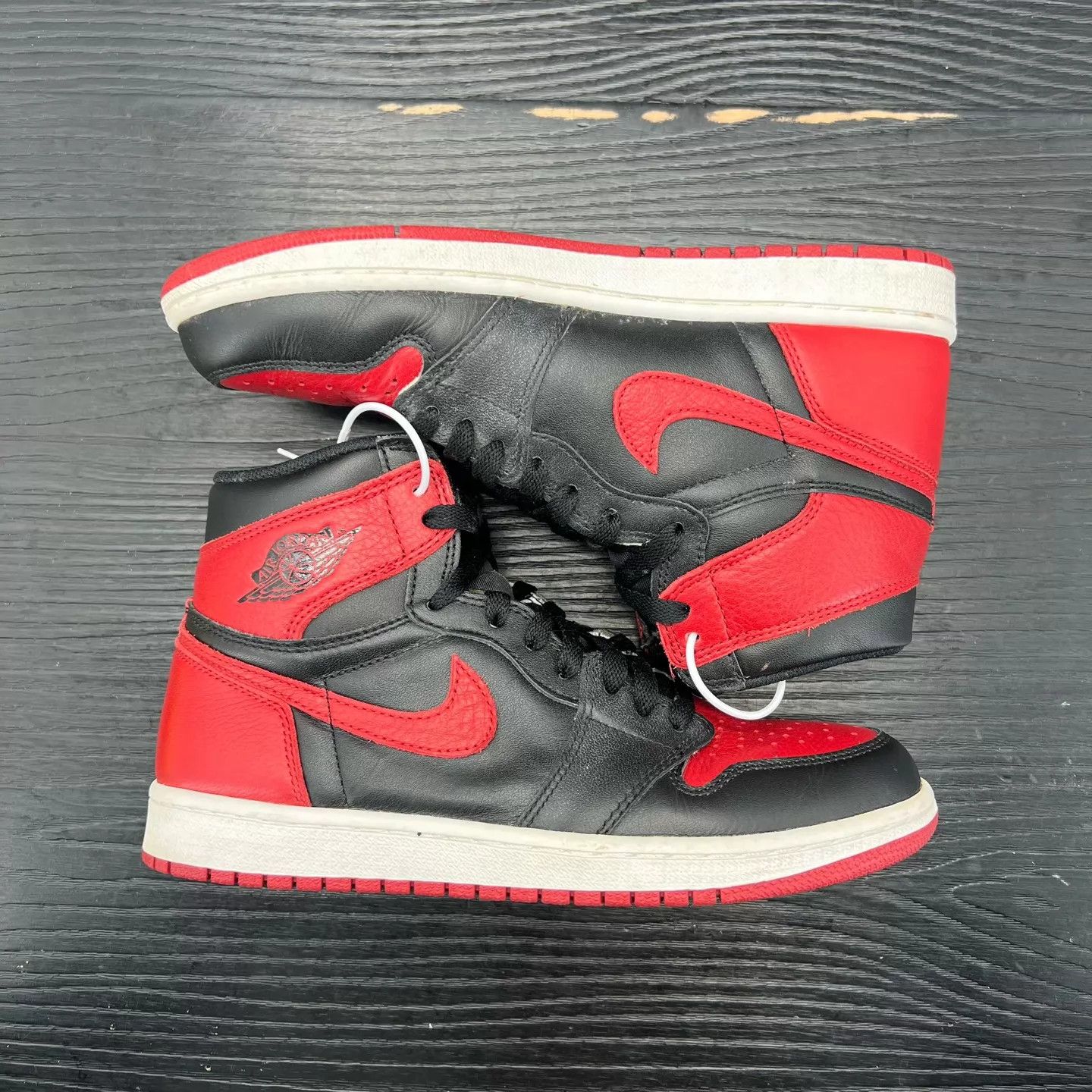 Nike AJ1 Banned 16re 41 Mint CH6943 Size US 8 / EU 41 - 2 Thumbnail