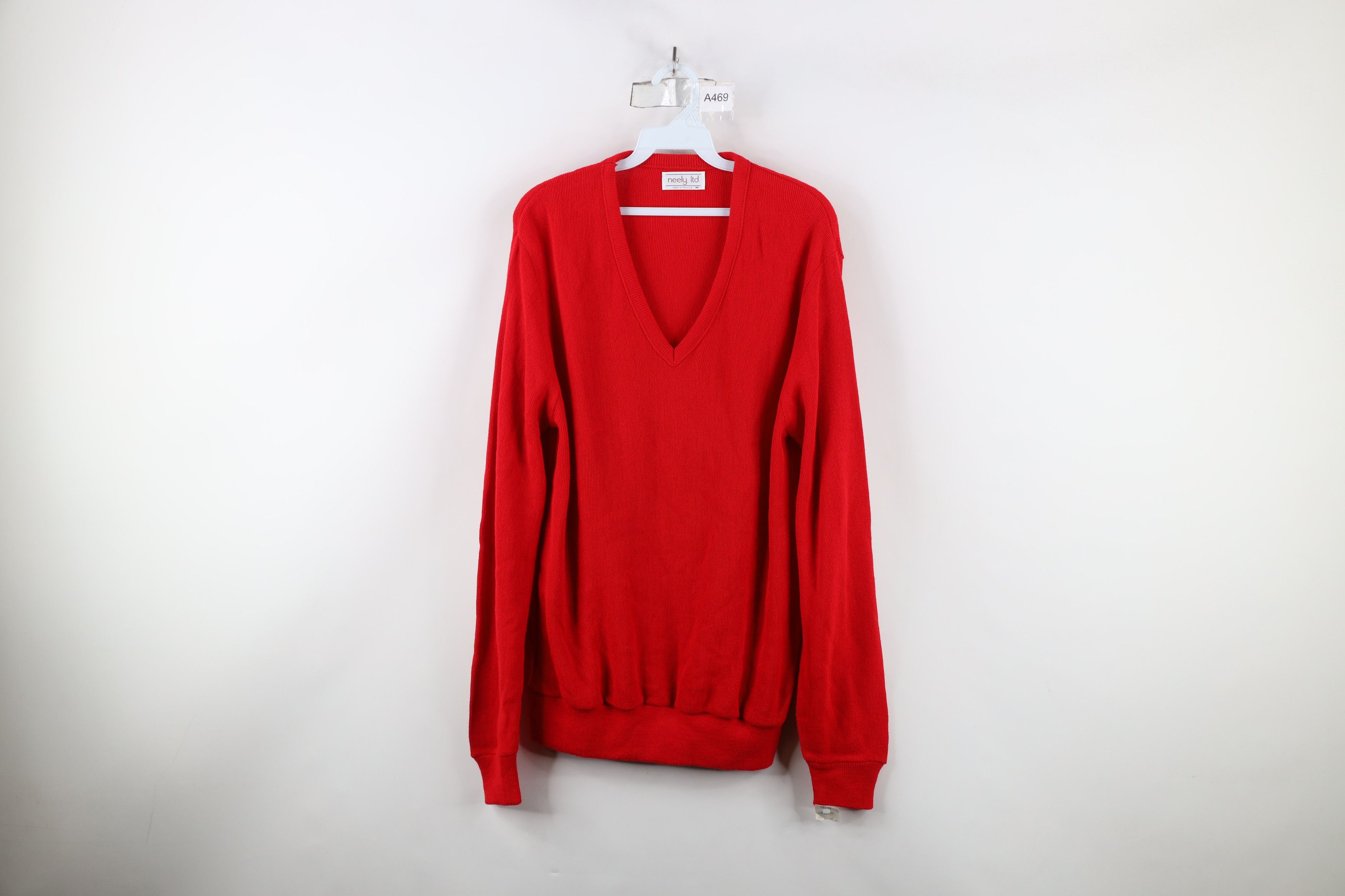 Vintage Deadstock Vintage 70s 80s Streetwear V-Neck Sweater Red USA Size US M / EU 48-50 / 2 - 1 Thumbnail