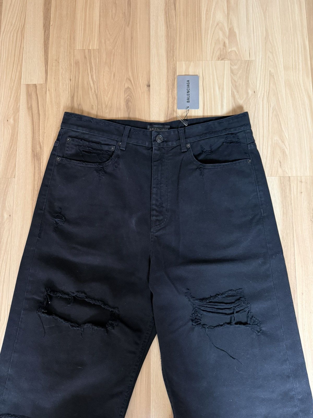 Balenciaga Balenciaga denim shorts distressed Size US 34 / EU 50 - 2 Thumbnail