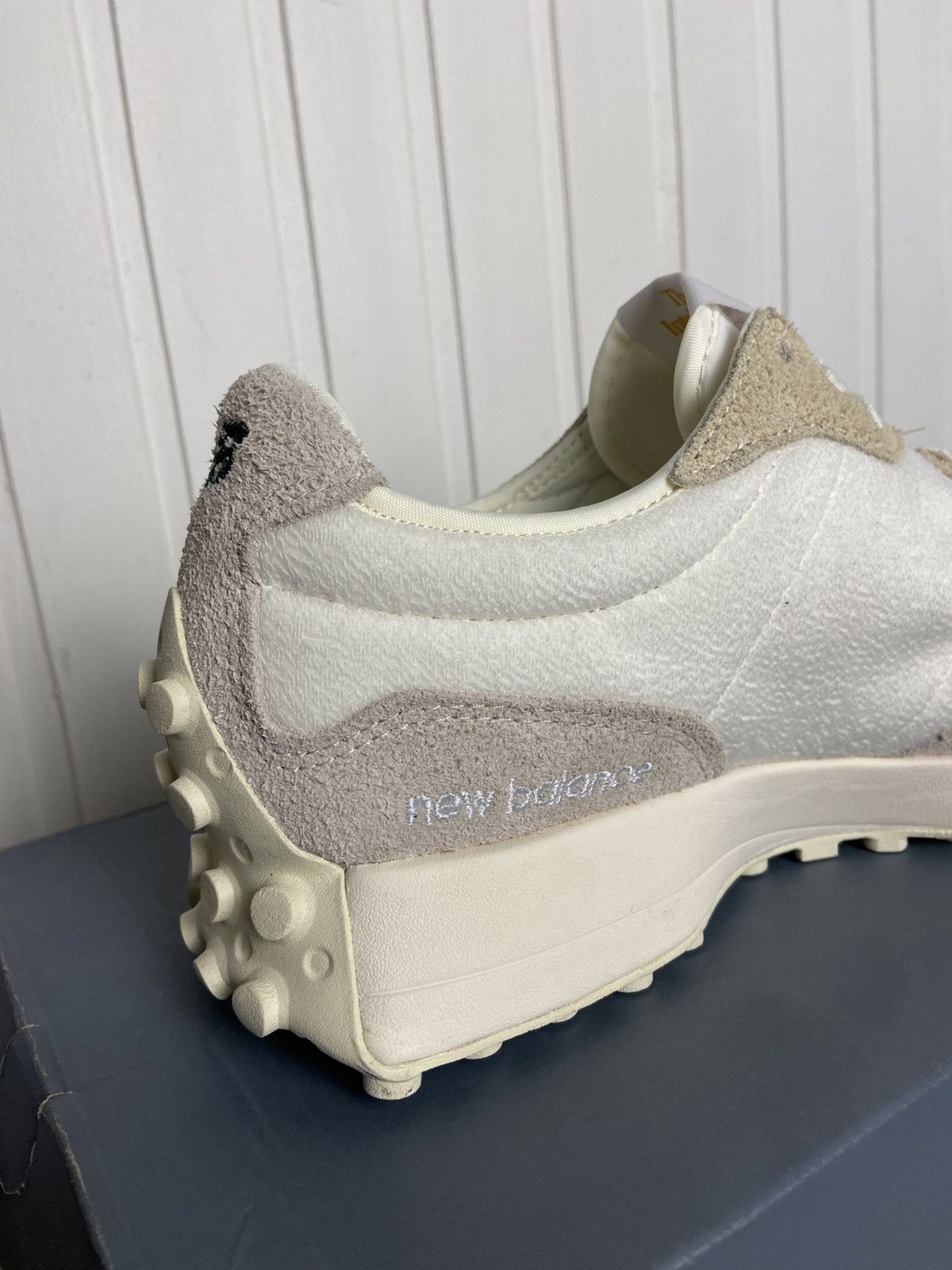 New Balance New Balance 327 "Beige Timberwolf" New Authentic 10US Size US 10 / EU 43 - 14 Thumbnail