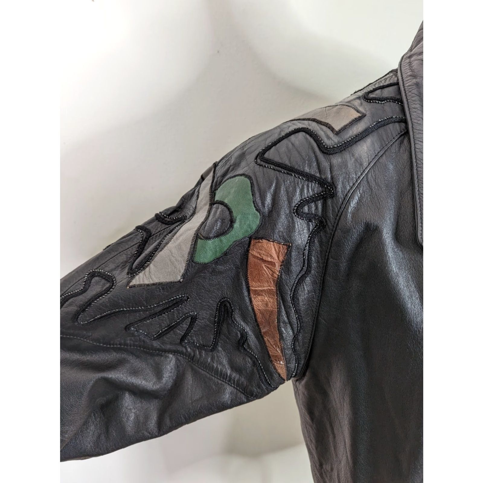 Vintage VINTAGE 80s Embroidered Relaxed Shoulders Pad Leather Jacket Coat Women S Bomber Jacket Coat Women's S Black Leather Embroidered 80s Mens Womens Size S / US 4 / IT 40 - 2 Thumbnail
