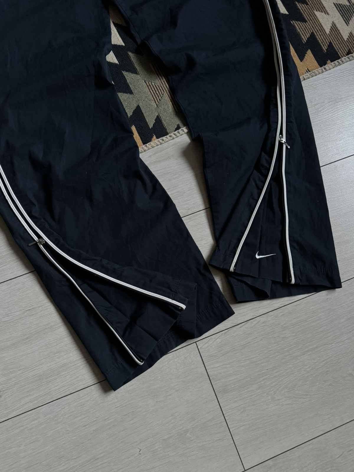 Nike Vintage Nike Nylon Y2K Swoosh Baggy Pants Size US 34 / EU 50 - 7 Thumbnail
