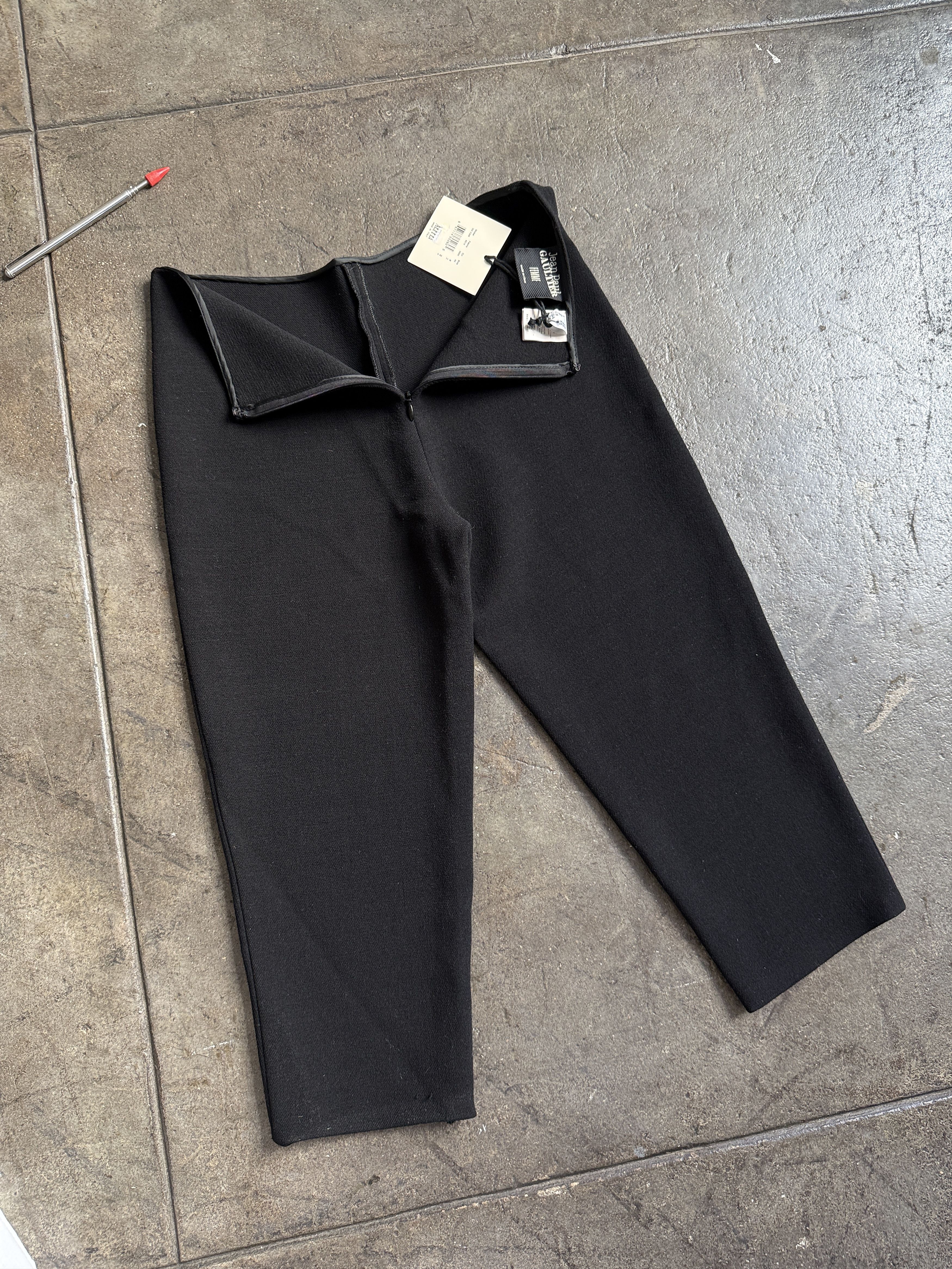 Jean Paul Gaultier Brand New Vintage 2000's Wool Capri Short Pants Size 27" / US 4 / IT 40 - 2 Thumbnail
