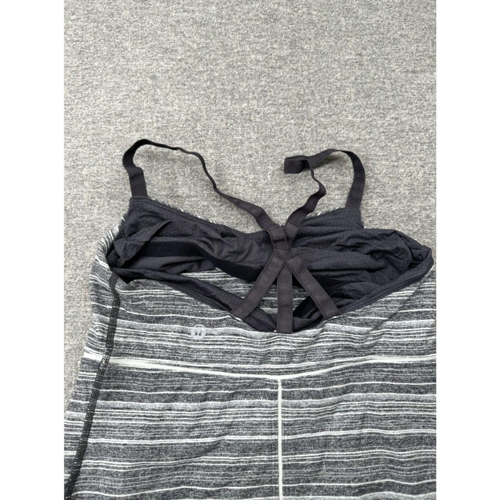 Lululemon Lululemon Striped Strappy Gray Tank Top Women’s 4 Striped Tank Activewear Racerback Loose Fit Size S / US 4 / IT 40 - 5 Thumbnail