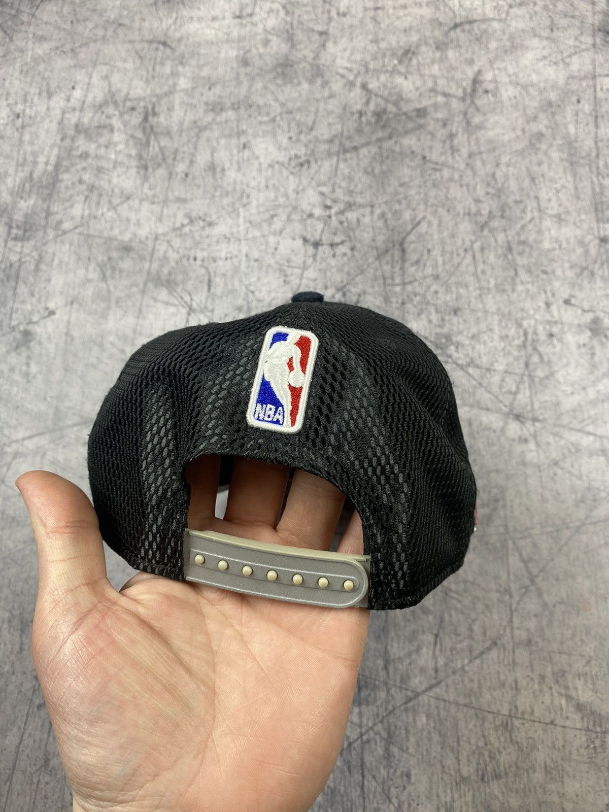 NBA × Vintage Vintage New Era Chicago Bulls NBA Basketball Cap Size ONE SIZE - 9 Thumbnail