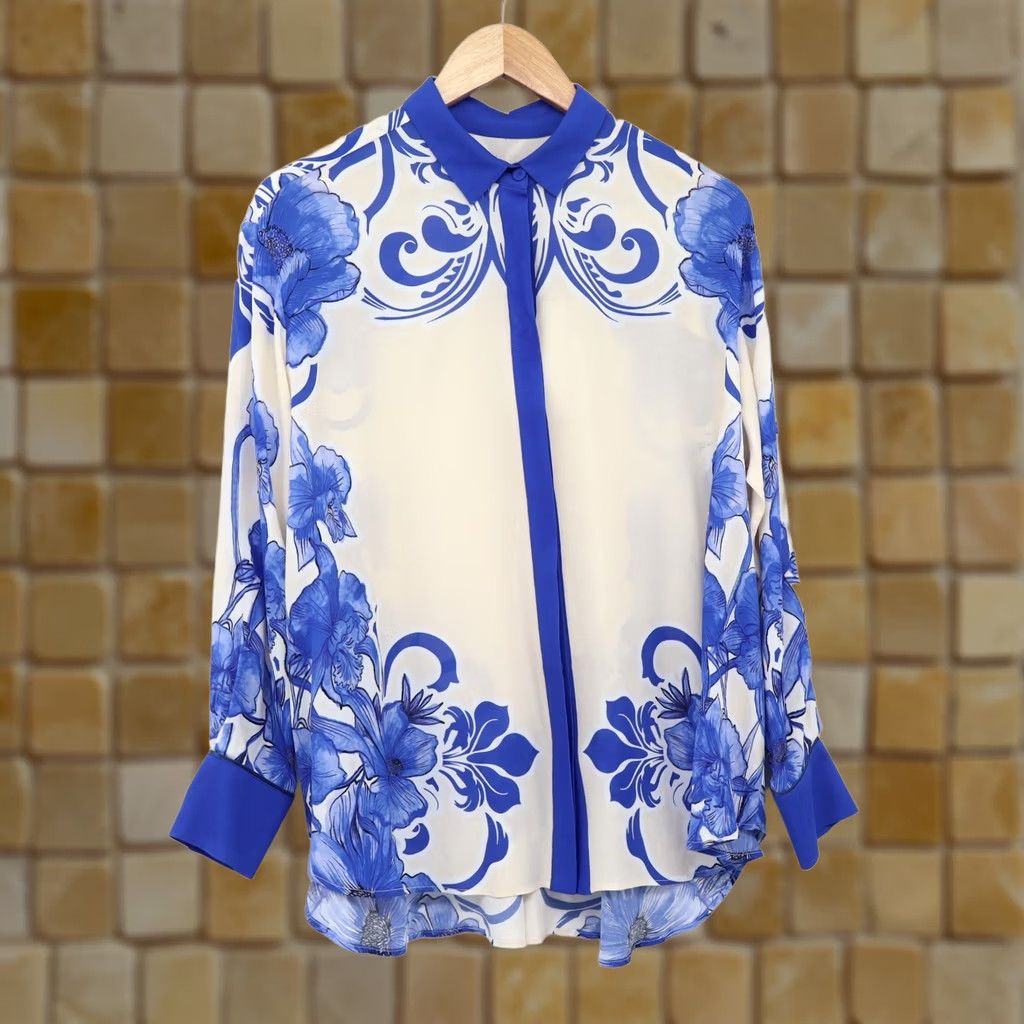 Vintage Borgo De Nor Blouse Nova Crepe Blue Calla Lily Button Up Sz S/NAVOA? Wait - confusion. Size S / US 4 / IT 40 - 1 Thumbnail
