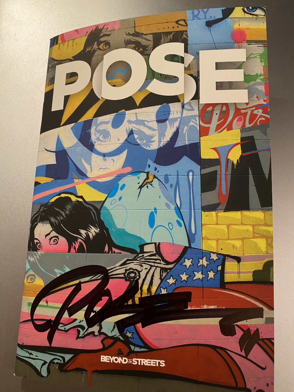 Other Pose msk autographed signed beyond the streets book Size ONE SIZE - 1 Thumbnail