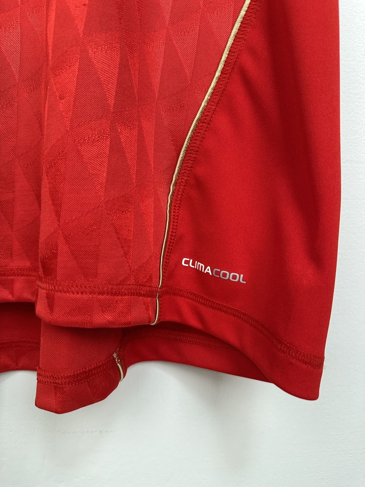 Adidas LIVERPOOL FC 2010-2012 Home Football Shirt Adidas Jersey XL Size US XL / EU 56 / 4 - 7 Thumbnail