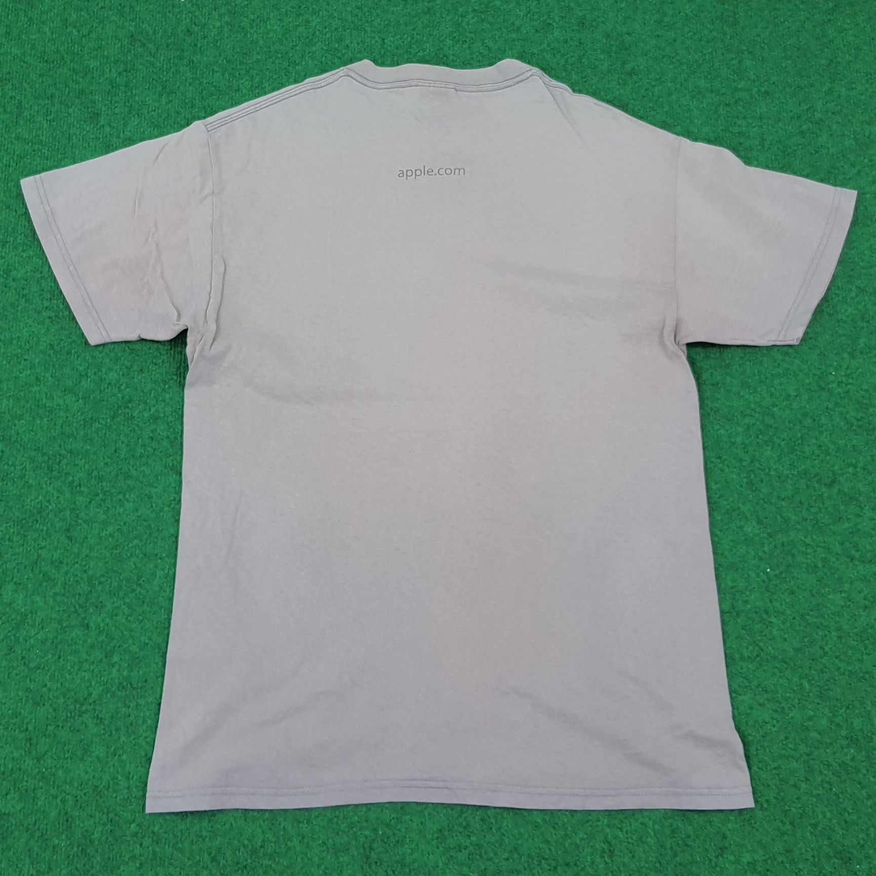 Apple × Vintage Vintage Apple Product Center Logo iPhone Streetwear Tshirt Size US M / EU 48-50 / 2 - 3 Thumbnail