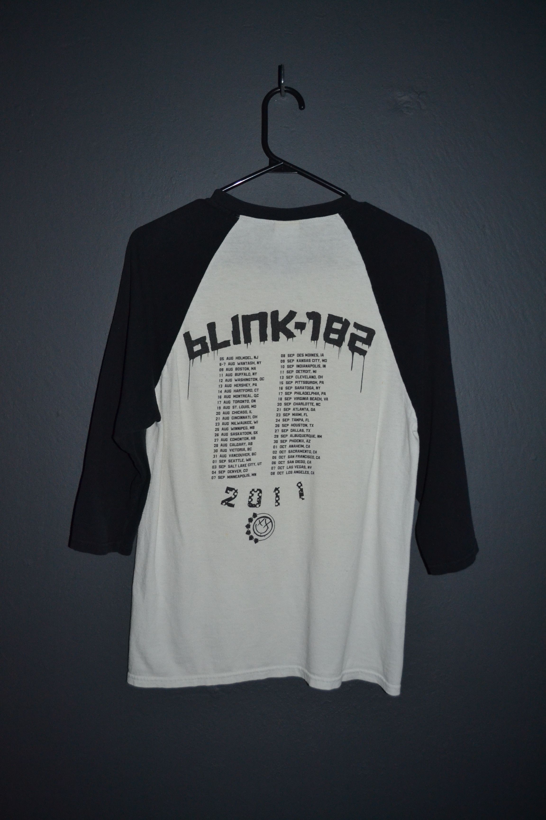 Band Tees Blink-182 Raglan T-shirt 2011 Tour Size S Size US S / EU 44-46 / 1 - 3 Thumbnail