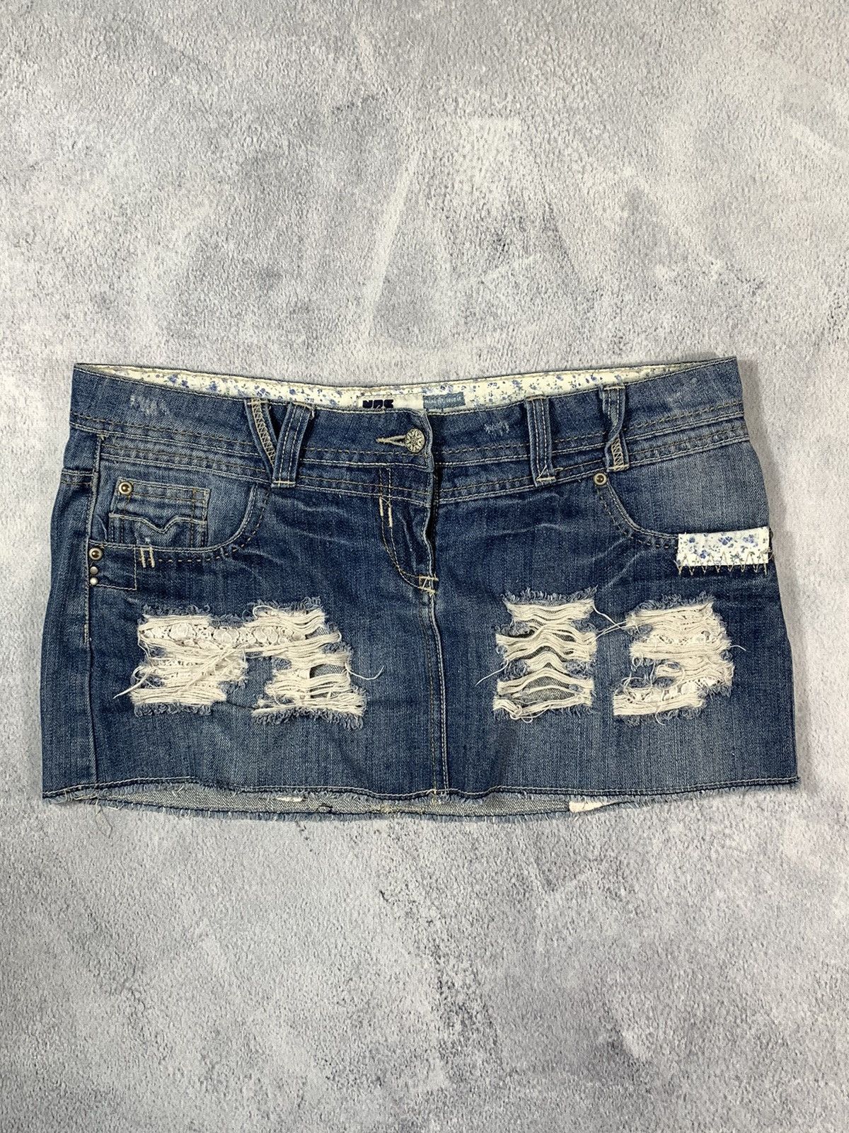 Japanese Brand × Vintage Vintage Y2K denim mini skirt streetwear style size 35 Size 35" - 1 Thumbnail