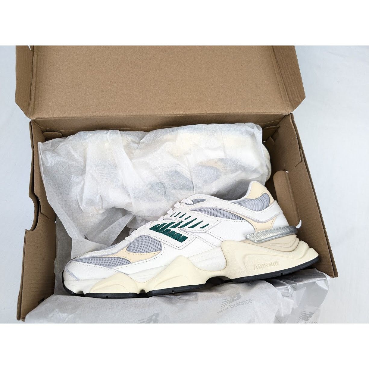 New Balance o1rshd1 Low-Top Sneakers in Off White Size US 10 / EU 43 - 22 Thumbnail