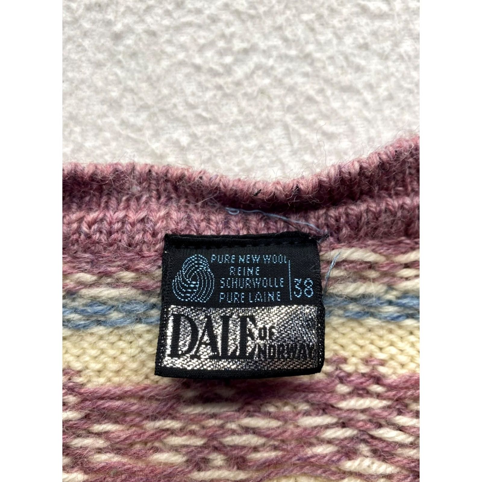 Dale Of Norway VINTAGE Dale of Norway Wool Sweater Vest Womens S Purple Wool Vest, Sleeveless, Fair Isle, V‑neck, 24" Top to Bottom, Like New Size S / US 4 / IT 40 - 4 Thumbnail