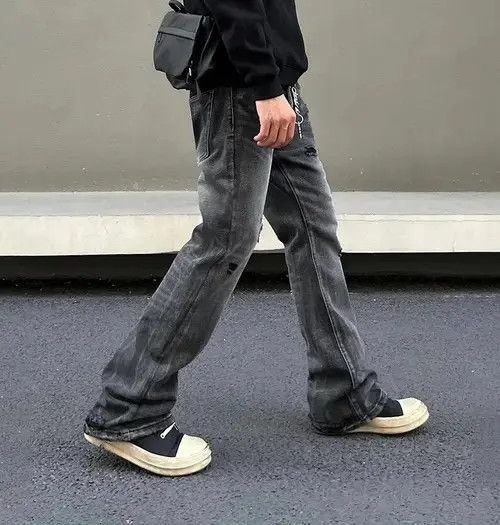 Jean Black Ripped Straight Leg jeans Size US 32 / EU 48 - 3 Thumbnail