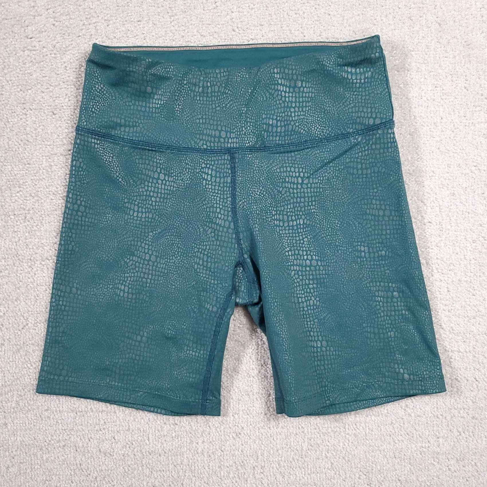 Calvin Klein Calvin Klein Womens Yoga Bike Shorts Green Animal Print Small S Regular Nylon Spandex Lightweight Comfort Inseam 7 in Activewear Outdoor Sports Womens Size 28" / US 6 / IT 42 - 2 Thumbnail