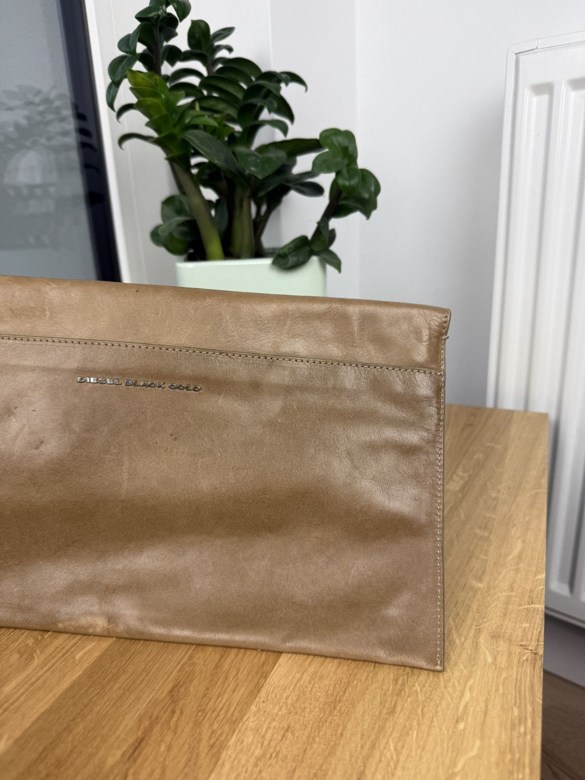 Diesel Black Gold 2000s Diesel Black Gold Leather ClatchBag Size ONE SIZE - 5 Thumbnail