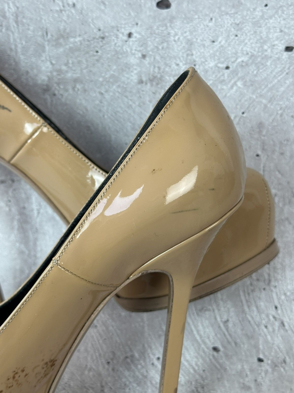 Saint Laurent Paris Saint Laurent Beige Patent Leather Made in Italy Heels Size US 7.5 / IT 37.5 - 16 Thumbnail