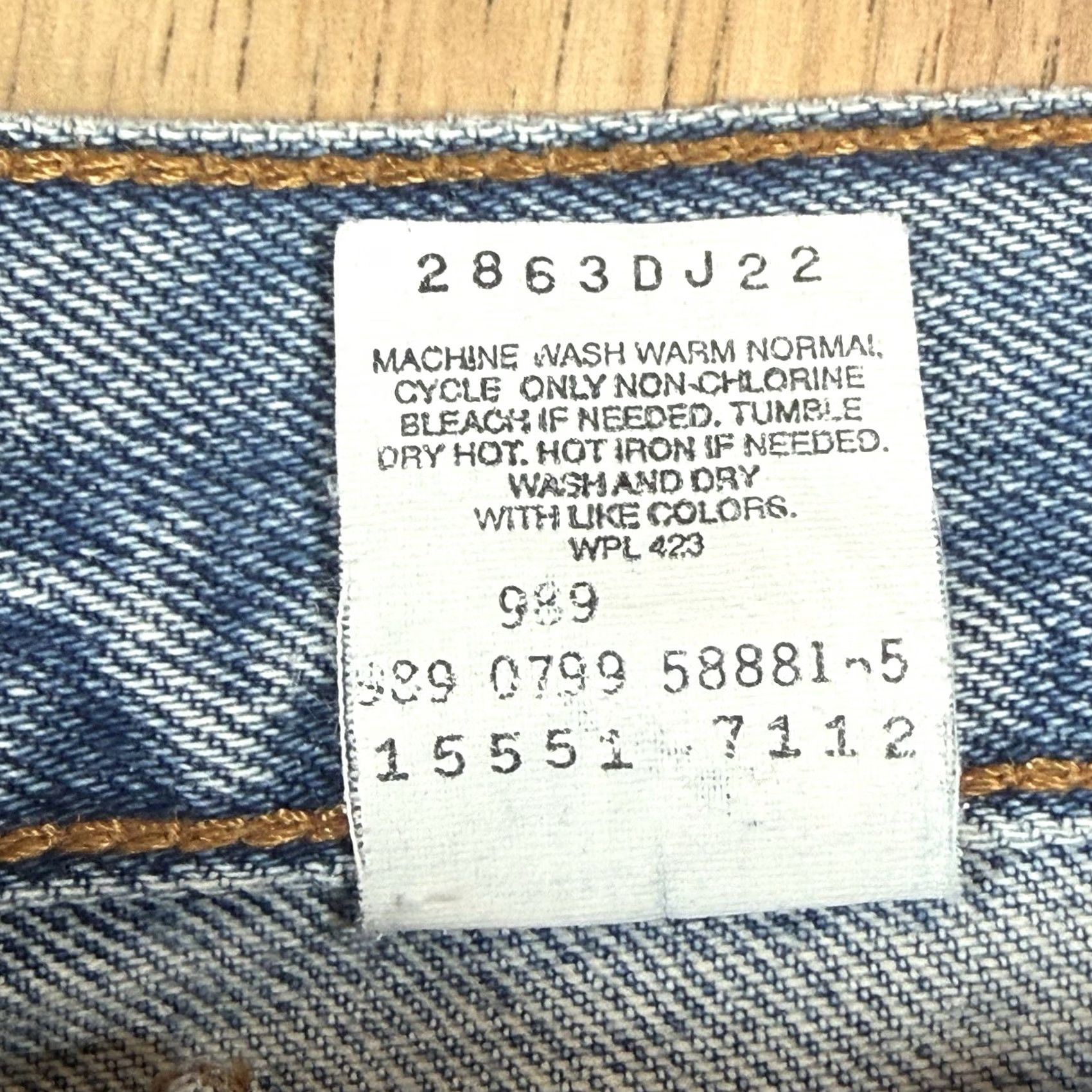 Levi's VINTAGE Levi’s 550 Jeans Womens 6 Light Wash Relaxed Tapered Fit Blue 90s Y2K Pants Mens Womens Girls Size 28" / US 6 / IT 42 - 5 Thumbnail