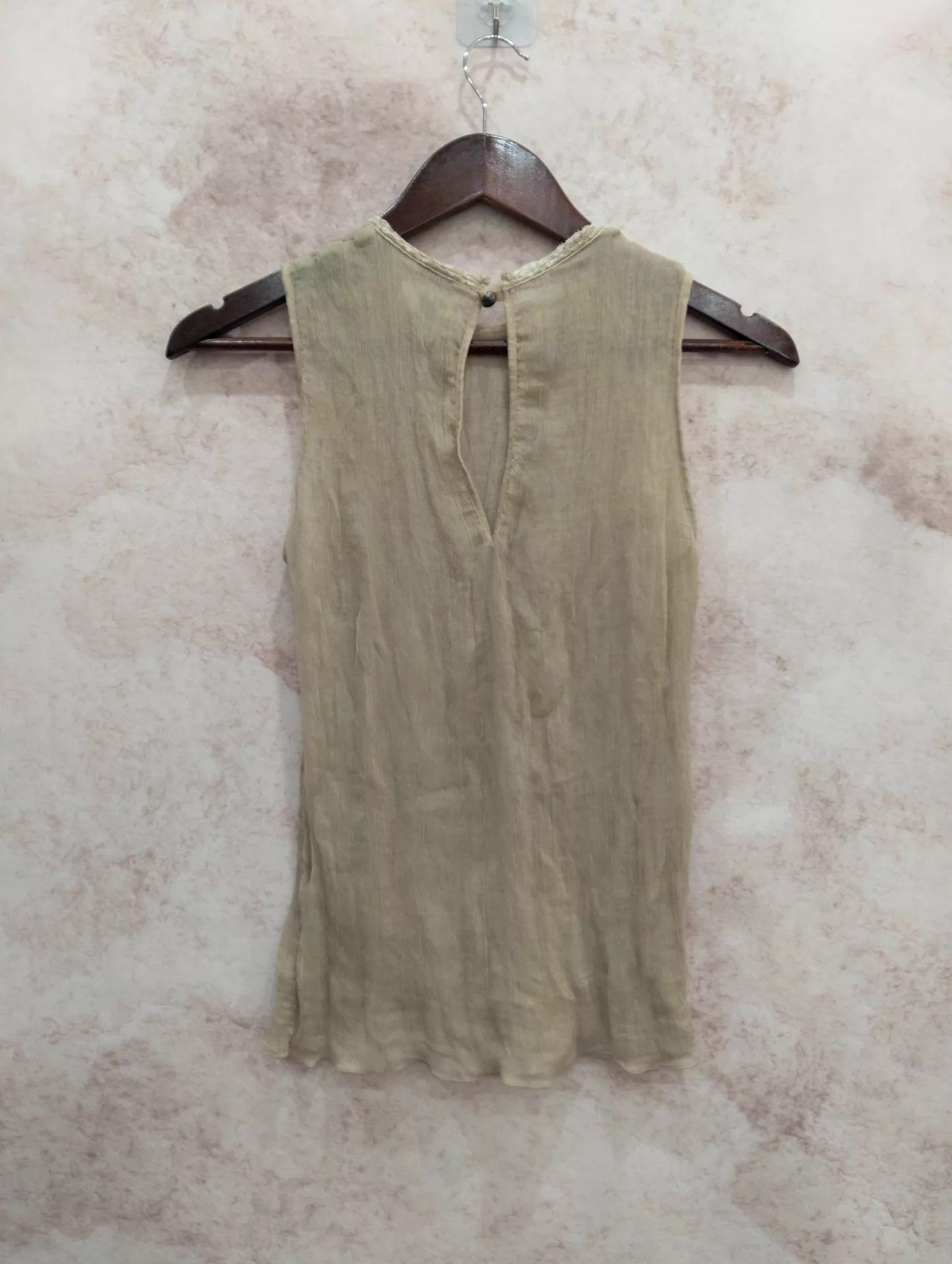Chanel CHANEL Silk Sleeveless Top 36 (95 New) Size XS / US 0-2 / IT 36-38 - 2 Thumbnail