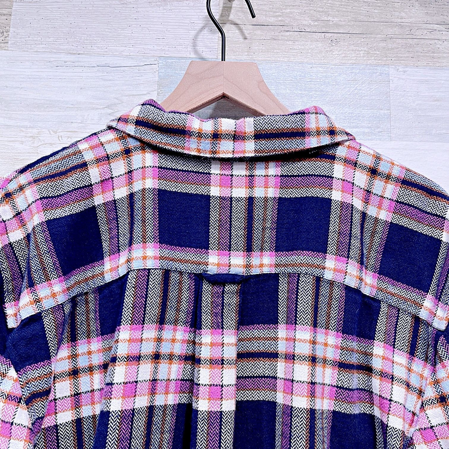 Vineyard Vines Vineyard Vines Flannel Shirt Pink Blue Plaid Womens 14 Size XL / US 12-14 / IT 48-50 - 4 Thumbnail