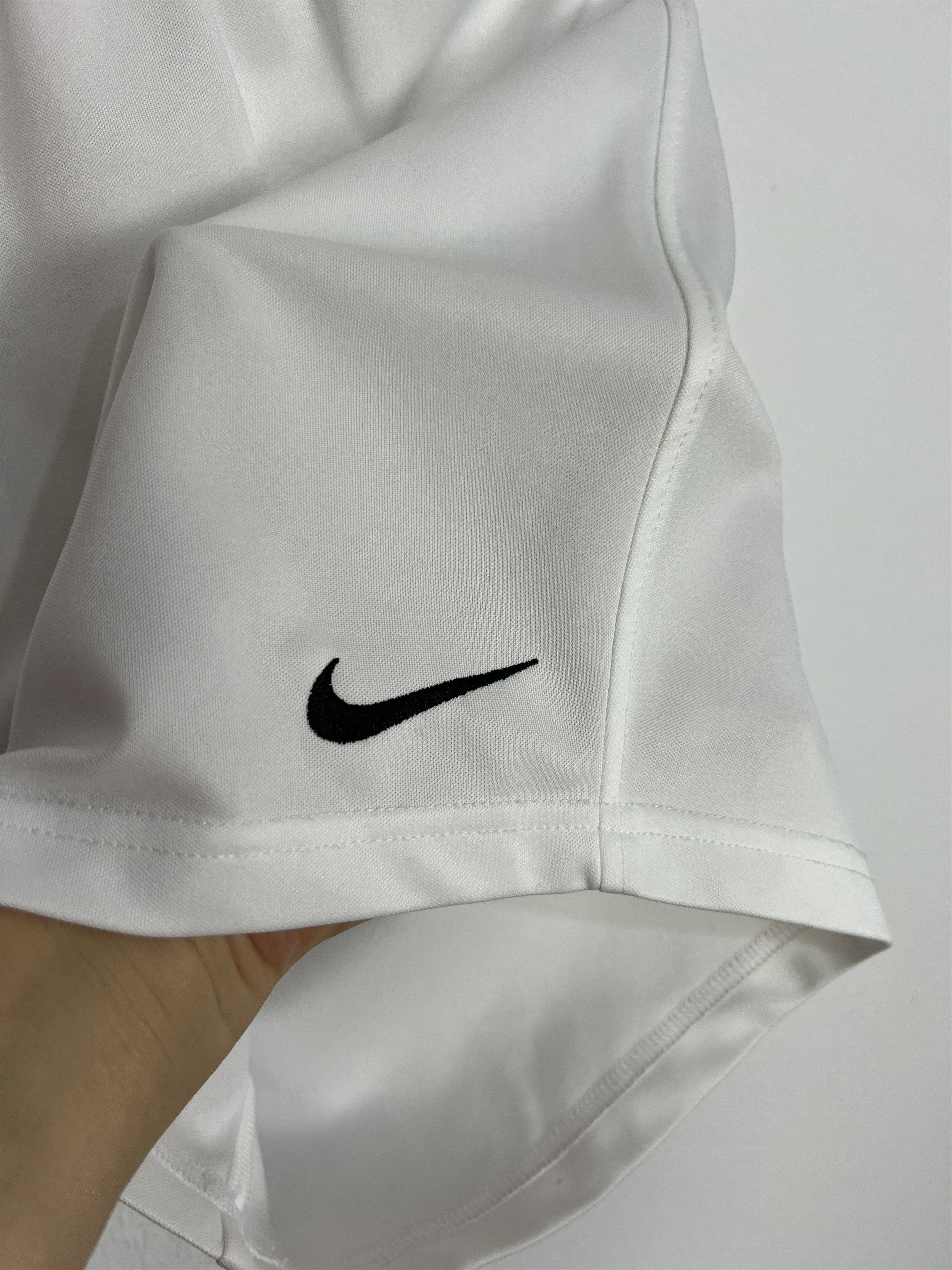 Nike Vintage Nike Fulham Football Shorts Soccer Athletic Rare Size US 32 / EU 48 - 5 Thumbnail