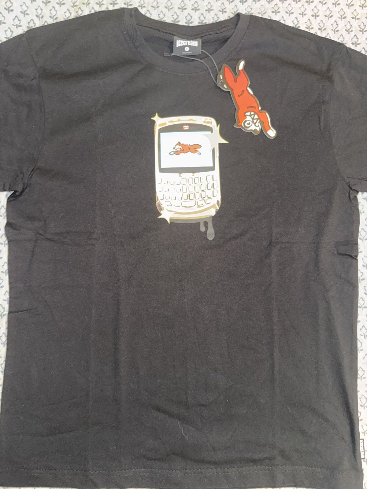 Icecream Gold Blackberry tee size LG