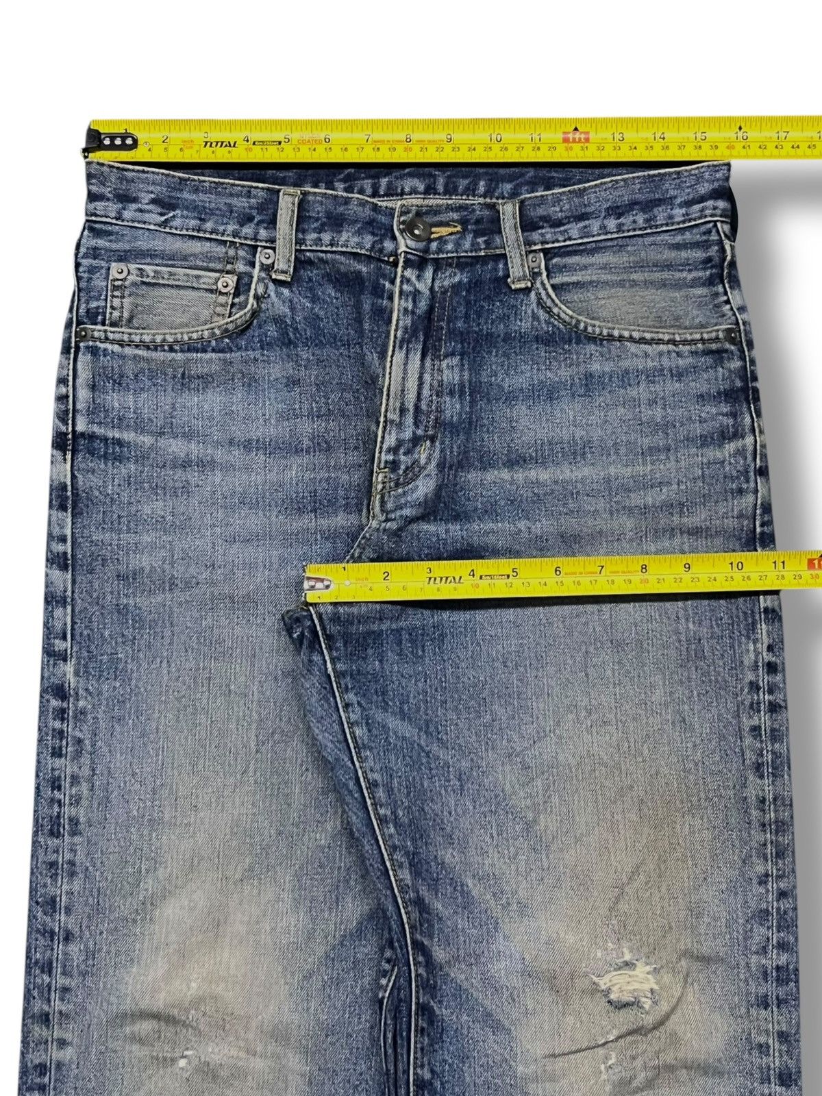 Uniqlo Vintage Uniqlo Japan - Faded, Distressed Denim Size US 31 - 15 Thumbnail