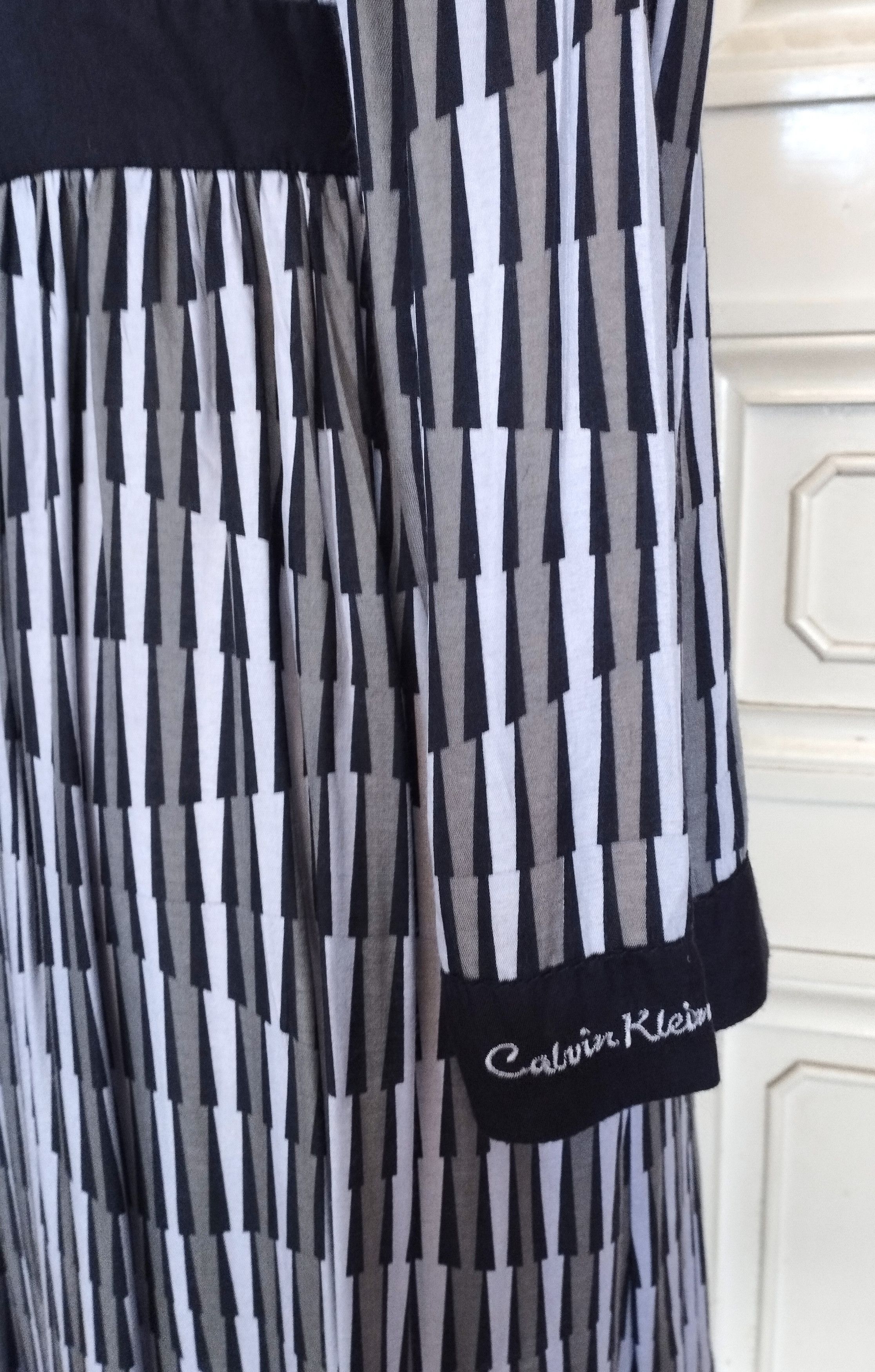 Calvin Klein Calvin Klein Robe Cocktail Soie Grand décolleté dos TS Size S / US 4 / IT 40 - 9 Thumbnail