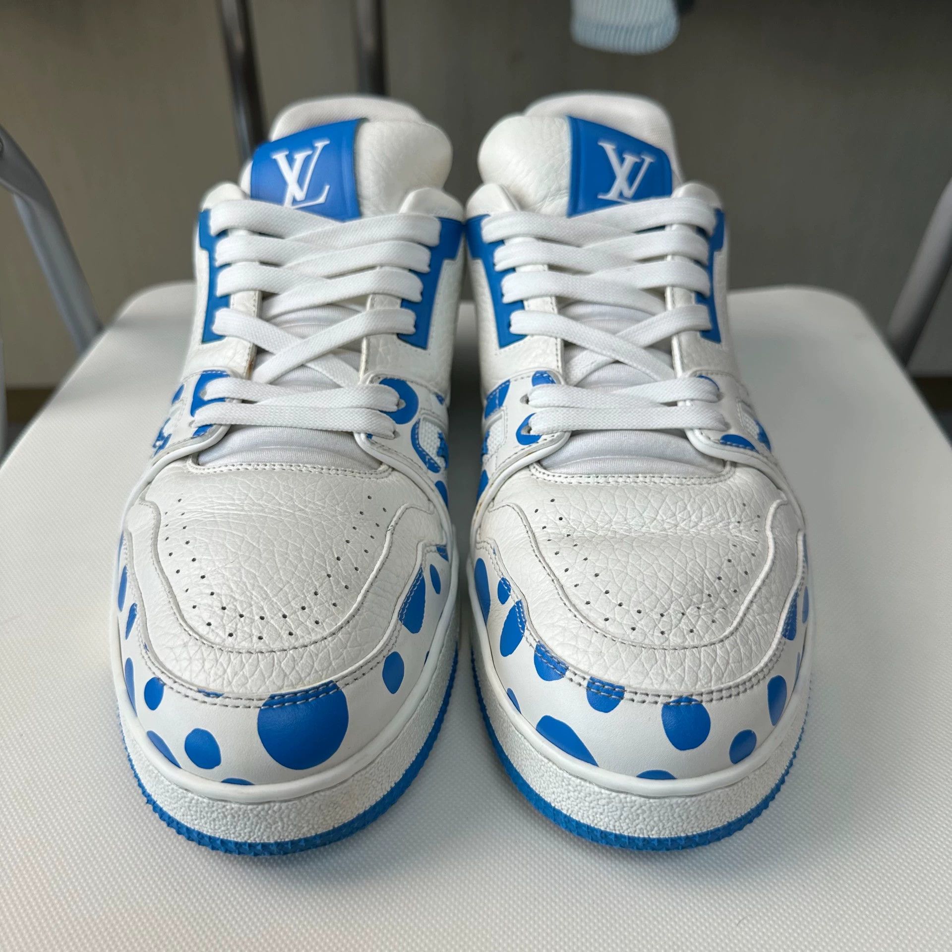 Louis Vuitton Yayoi Kusama x Louis Vuitton Trainer White & Blue 42.5 Size US 9.5 / EU 42-43 - 2 Thumbnail