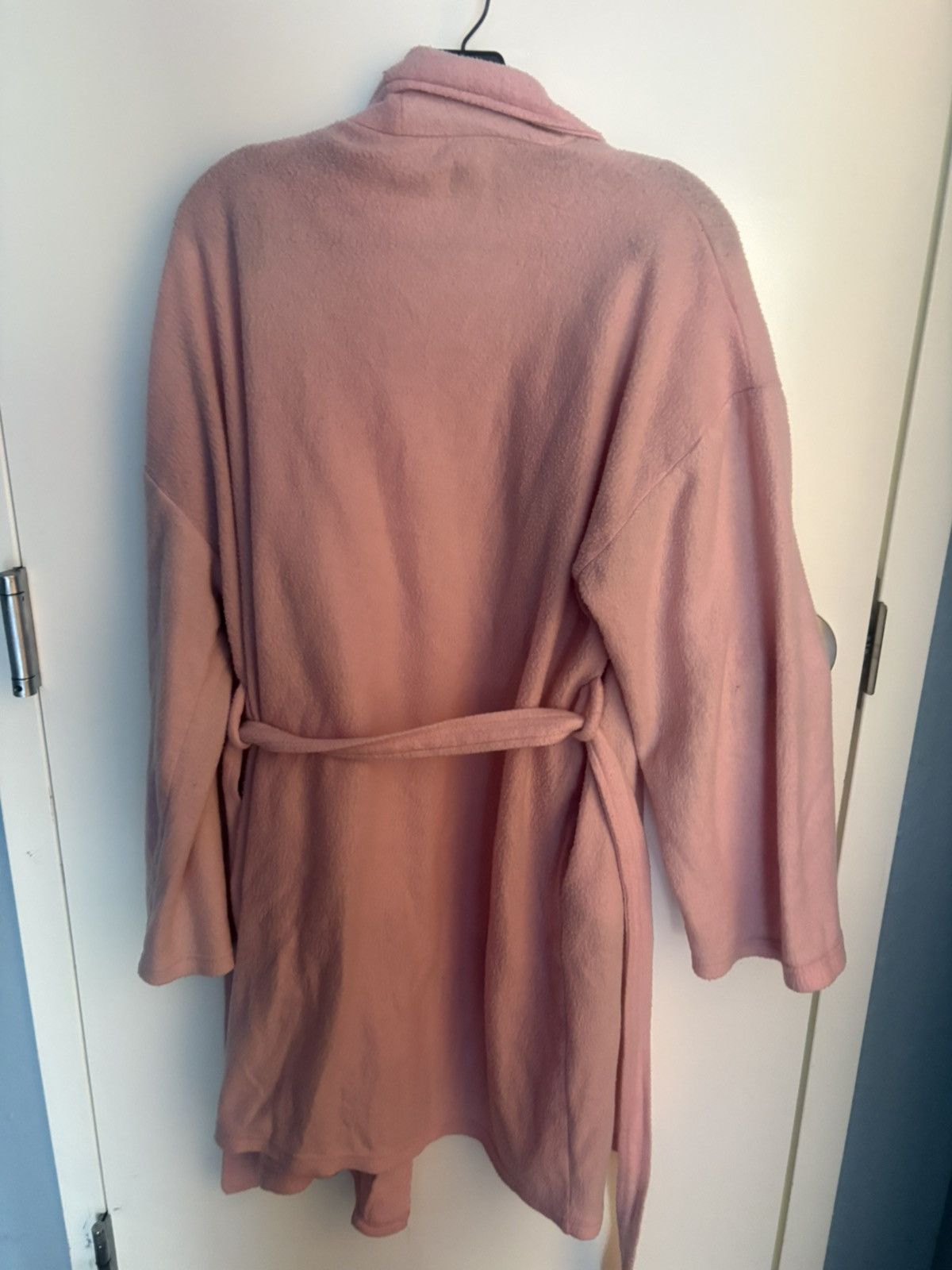 Other Women's Pink Fleece Long Sleeve Belted Shawl Collar Robe Size ONE SIZE - 7 Thumbnail